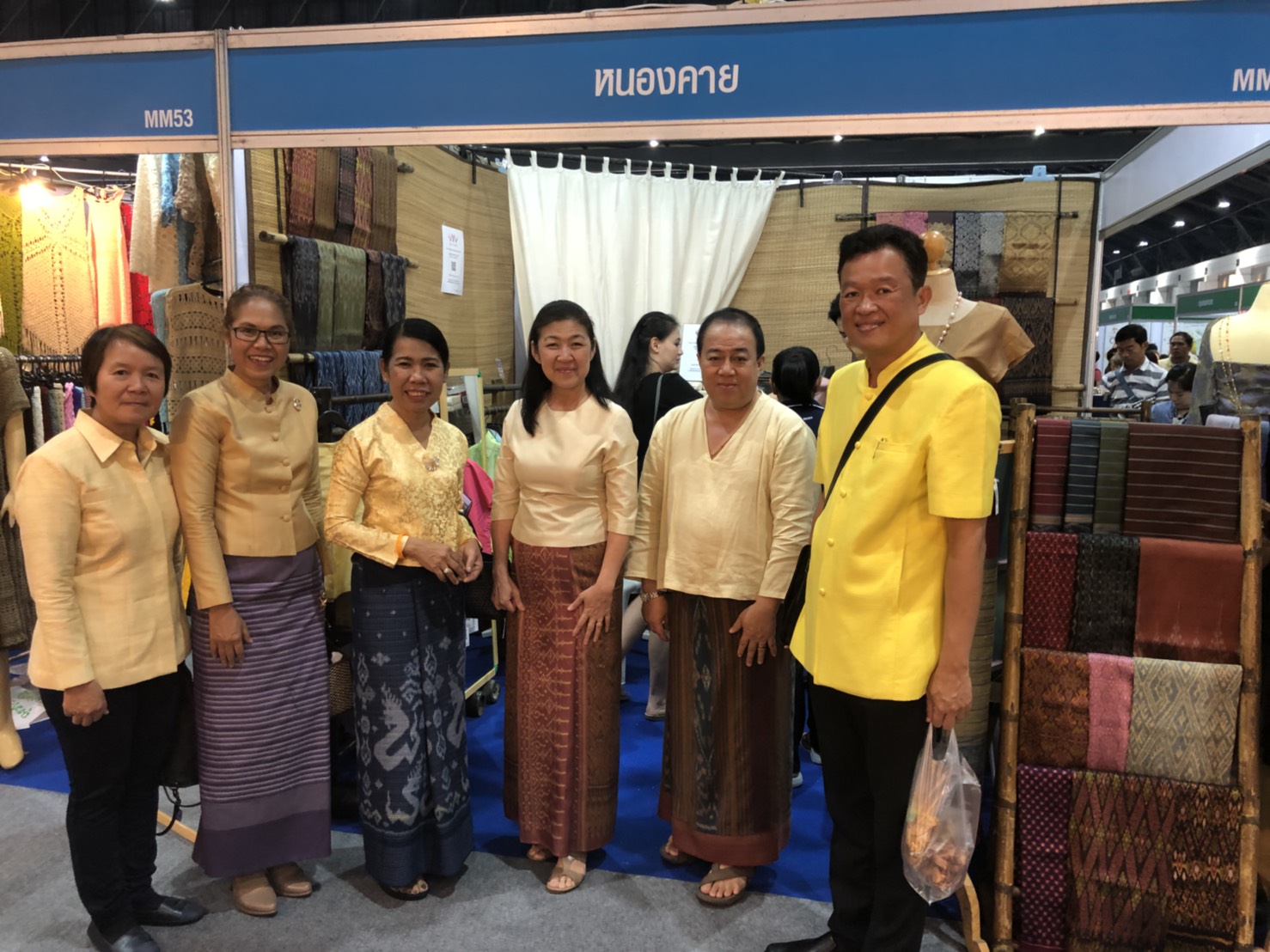 พช.หนองคาย ร่วมพิธีเปิดงาน OTOP Midyear 2018 signature เอกลักษณ์จากเสน่ห์วิถีไทยนิยม