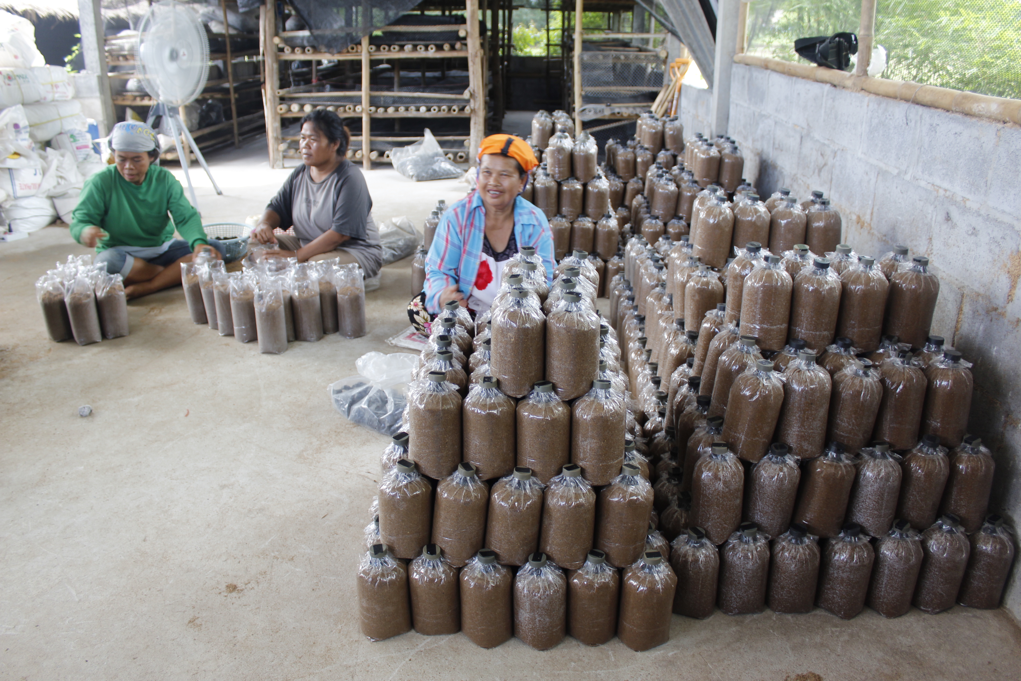 หนองคาย คัดสรรกิจกรรมดีเด่น ณ  บ้านเทวี หมู่ที่ 7 ตำบลบ้านเดื่อ อำเภอท่าบ่อ