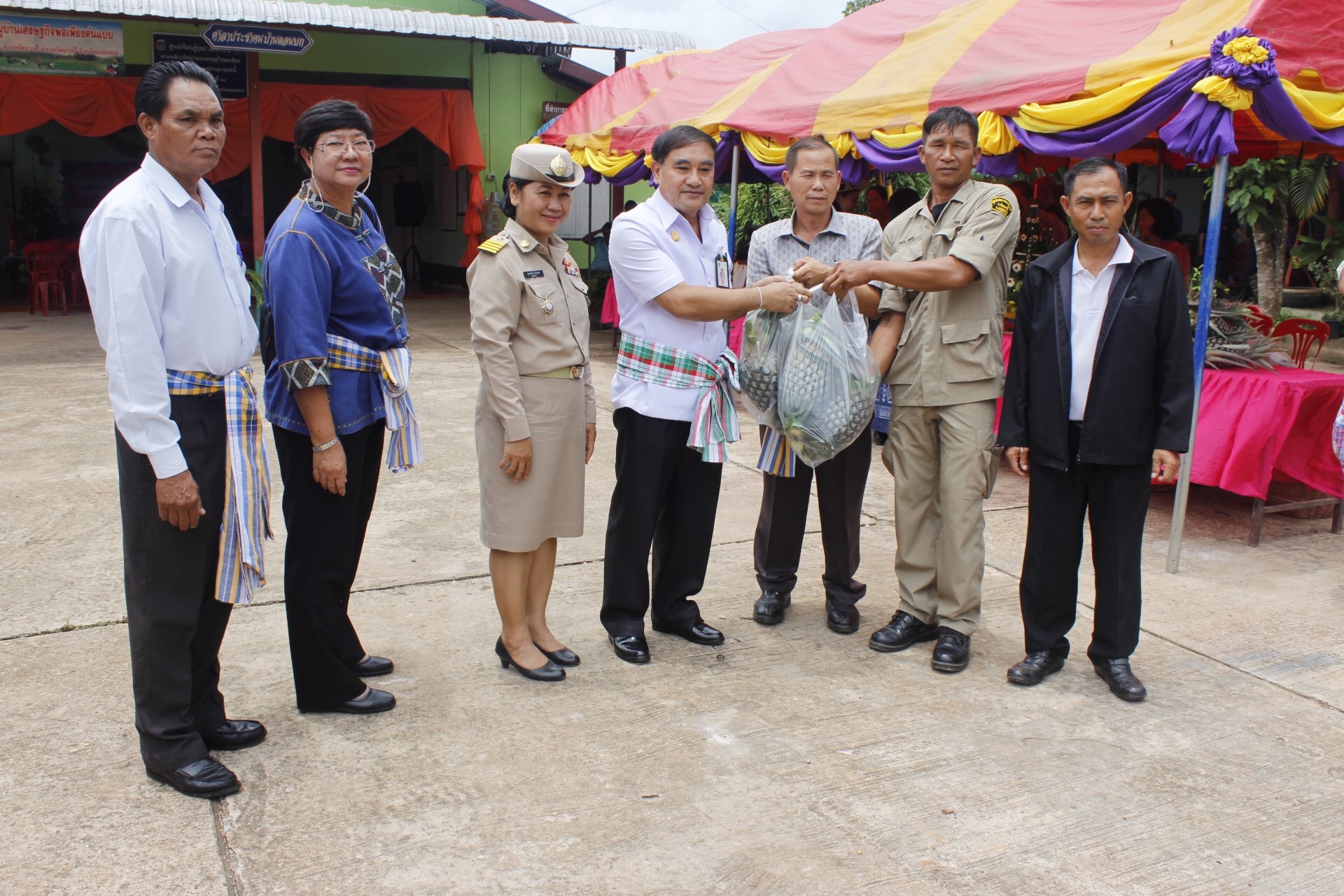 หนองคาย  คัดสรรกิจกรรมพัฒนาชุมชนดีเด่นฯ ณ บ้านดอนบก หมู่ที่ 10 ตำบลรัตนวาปี อำเภอรัตนวาปี