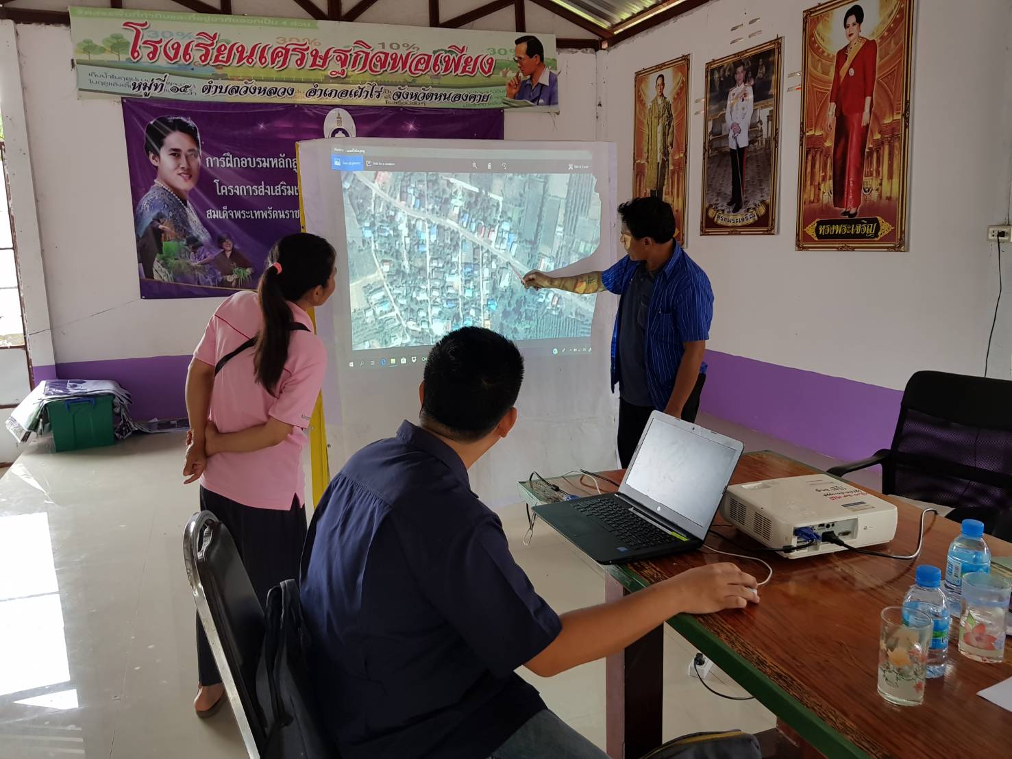 พช.หนองคาย เยี่ยมหมู่บ้านสารสนเทศต้นแบบจังหวัดหนองคาย