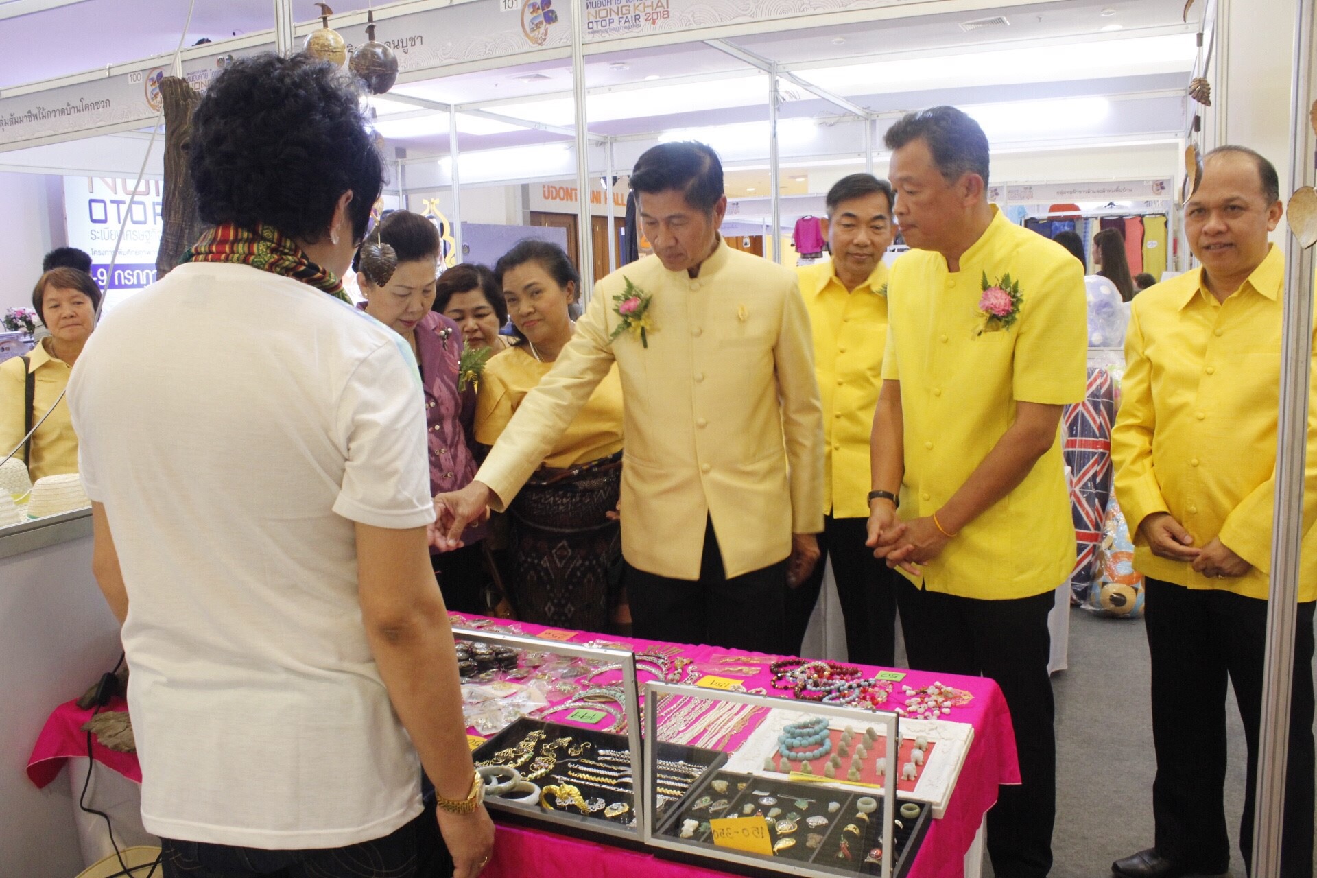 “มหกรรมการค้าชายแดน หนองคาย OTOP FAIR 2018” ตามโครงการเพิ่มศักยภาพการค้า การลงทุนตามแนวชายแดนและเชื่อมโยงระเบียงเศรษฐกิจอนุภูมิภาคลุ่มน้ำโขง กิจกรรมส่งเสริมช่องทางการจัดจำหน่ายและการตลาด