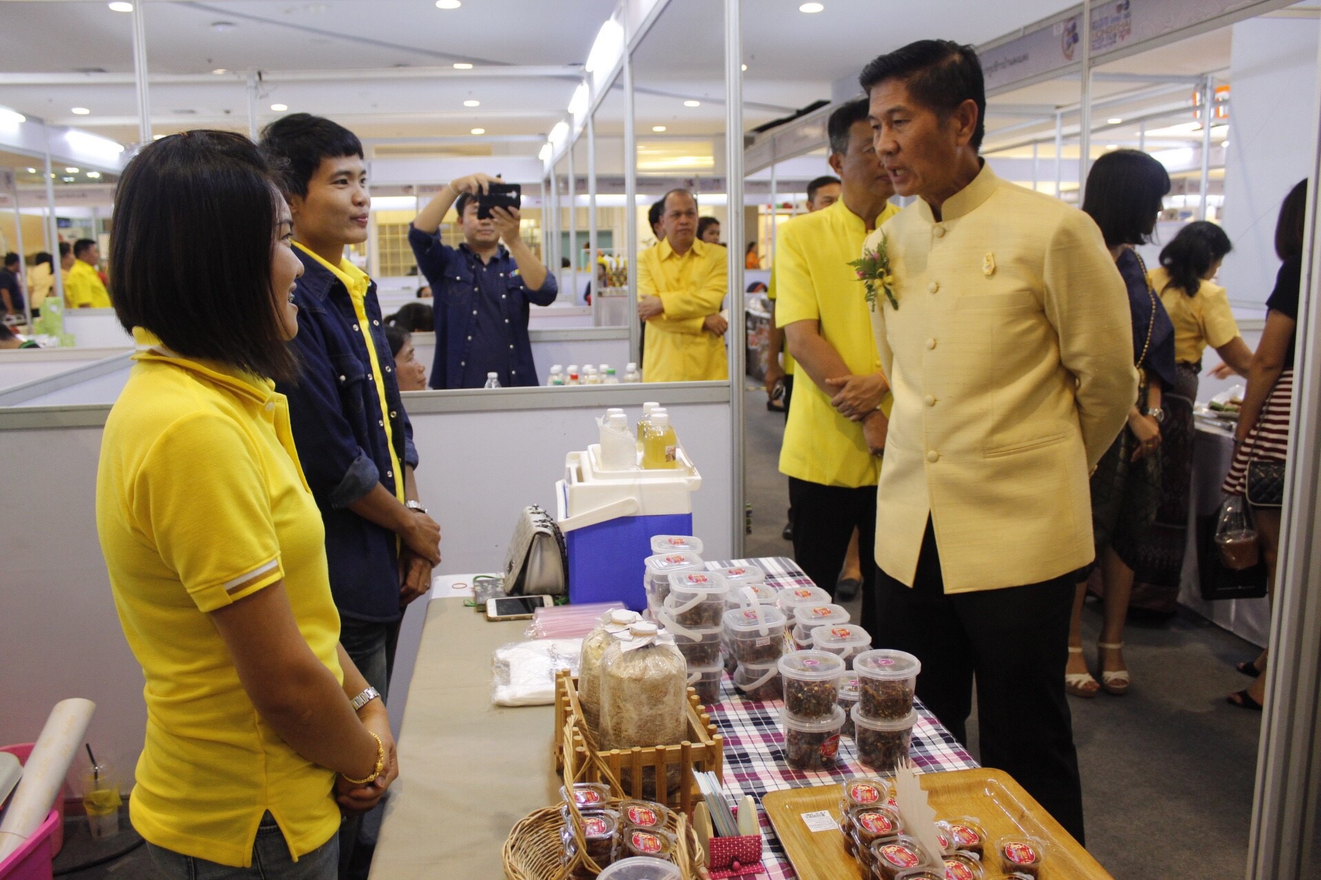 “มหกรรมการค้าชายแดน หนองคาย OTOP FAIR 2018” ตามโครงการเพิ่มศักยภาพการค้า การลงทุนตามแนวชายแดนและเชื่อมโยงระเบียงเศรษฐกิจอนุภูมิภาคลุ่มน้ำโขง กิจกรรมส่งเสริมช่องทางการจัดจำหน่ายและการตลาด