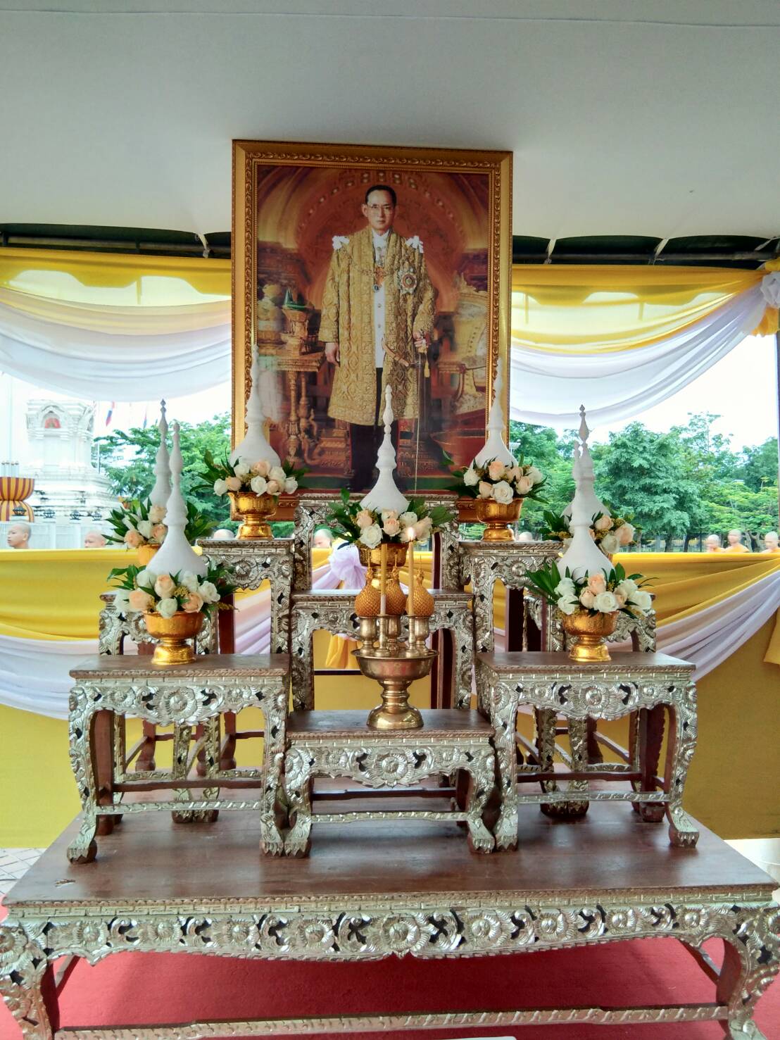 พจ.หนองคาย ร่วมในพิธีทําบุญตักบาตร ถวายพระราชกุศลพระบาทสมเด็จพระปรมินทรมหาภูมิพลอดุลยเดช บรมนาถบพิตร และถวายพระพรชัยมงคลสมเด็จพระนางเจ้าสิริกิติ์ พระบรมราชินีนาถ ในรัชกาลที่ 9 และสมเด็จพระเจ้าอยู่หัวมหาวชิราลงกรณ บดินทรเทพยวรางกูร เนื่องในวันเฉลิมพระชนมพรรษาสมเด็จพระเจ้าอยู่หัว 66 พรรษา 28 กรกฎาคม 2561
