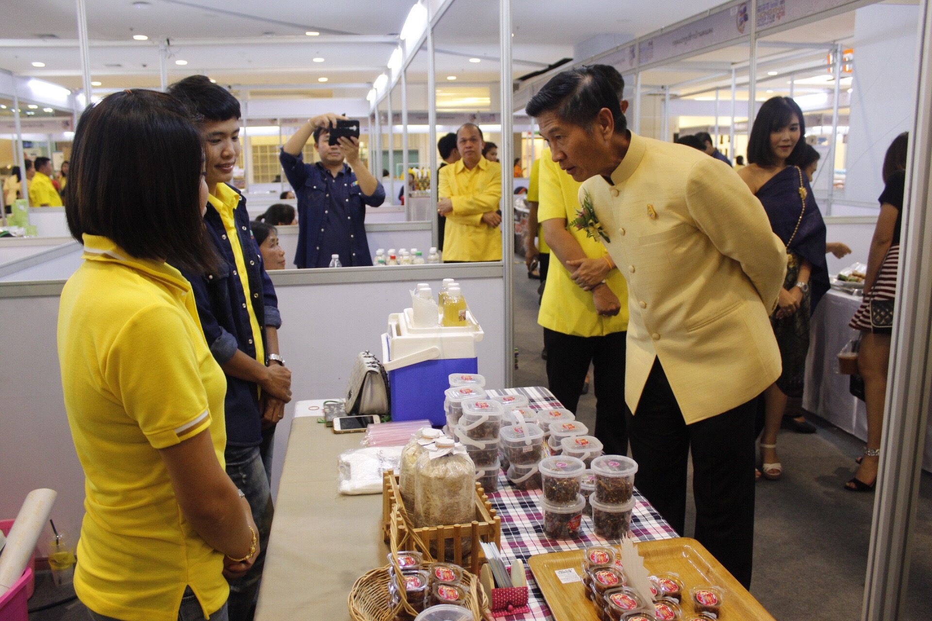 “มหกรรมการค้าชายแดน หนองคาย OTOP FAIR 2018” ตามโครงการเพิ่มศักยภาพการค้า การลงทุนตามแนวชายแดนและเชื่อมโยงระเบียงเศรษฐกิจอนุภูมิภาคลุ่มน้ำโขง กิจกรรมส่งเสริมช่องทางการจัดจำหน่ายและการตลาด