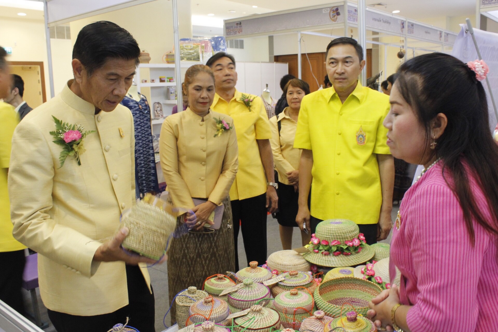 “มหกรรมการค้าชายแดน หนองคาย OTOP FAIR 2018” ตามโครงการเพิ่มศักยภาพการค้า การลงทุนตามแนวชายแดนและเชื่อมโยงระเบียงเศรษฐกิจอนุภูมิภาคลุ่มน้ำโขง กิจกรรมส่งเสริมช่องทางการจัดจำหน่ายและการตลาด