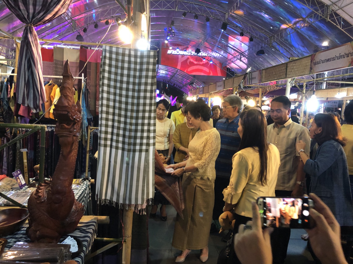 พช.หนองคาย นำสินค้า OTOP ร่วมงาน ESAN EXPO 2018 “แซ่บอีสานบน ดินแดนแห่งโอกาส” ณ เซ็นทรัล เวิลด์ กทม.