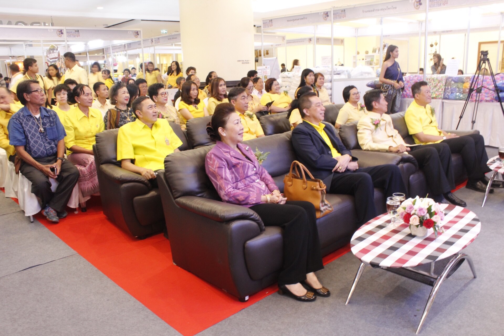 “มหกรรมการค้าชายแดน หนองคาย OTOP FAIR 2018” ตามโครงการเพิ่มศักยภาพการค้า การลงทุนตามแนวชายแดนและเชื่อมโยงระเบียงเศรษฐกิจอนุภูมิภาคลุ่มน้ำโขง กิจกรรมส่งเสริมช่องทางการจัดจำหน่ายและการตลาด