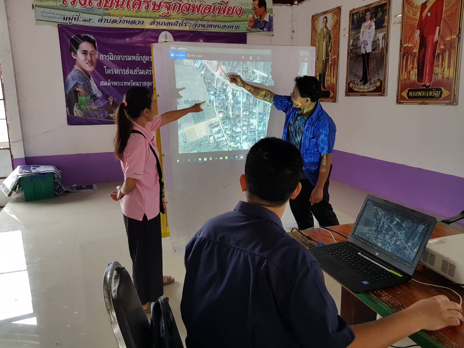 พช.หนองคาย เยี่ยมหมู่บ้านสารสนเทศต้นแบบจังหวัดหนองคาย