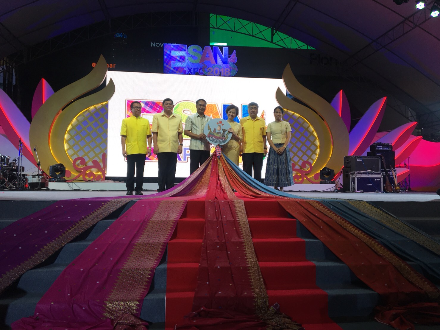 พช.หนองคาย นำสินค้า OTOP ร่วมงาน ESAN EXPO 2018 “แซ่บอีสานบน ดินแดนแห่งโอกาส” ณ เซ็นทรัล เวิลด์ กทม.