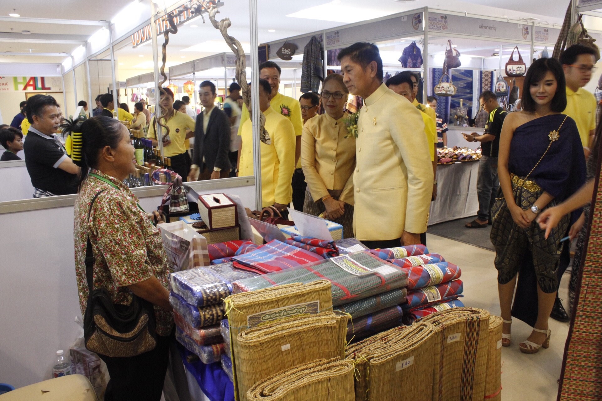 “มหกรรมการค้าชายแดน หนองคาย OTOP FAIR 2018” ตามโครงการเพิ่มศักยภาพการค้า การลงทุนตามแนวชายแดนและเชื่อมโยงระเบียงเศรษฐกิจอนุภูมิภาคลุ่มน้ำโขง กิจกรรมส่งเสริมช่องทางการจัดจำหน่ายและการตลาด