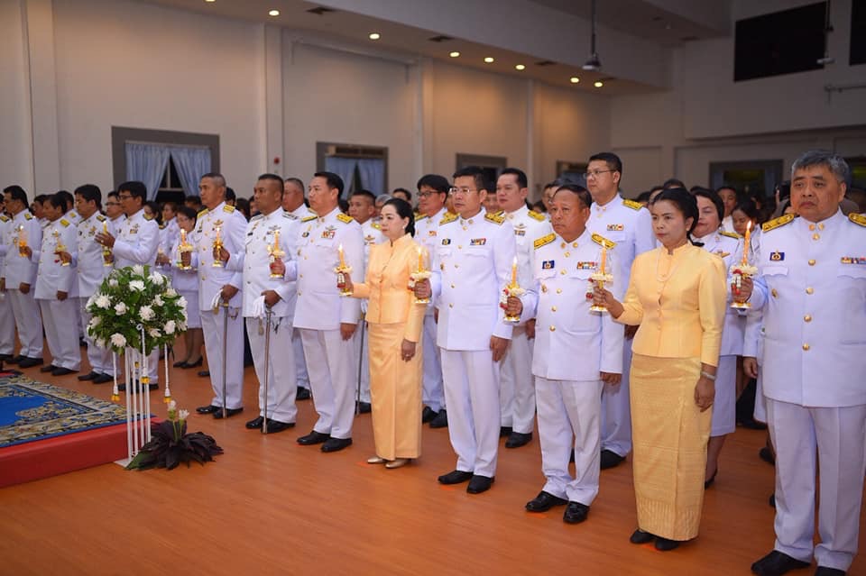 พจ.หนองคาย ร่วมพิธีถวายเครื่องราชสักการะ และพิธีจุดเทียนถวายพระพรชัยมงคล สมเด็จพระเจ้าอยู่หัวมหาวชิราลงกรณ บดินทรเทพยวรางกูร เนื่องในวันเฉลิมพระชนมพรรษา 28 กรกฎาคม 2561