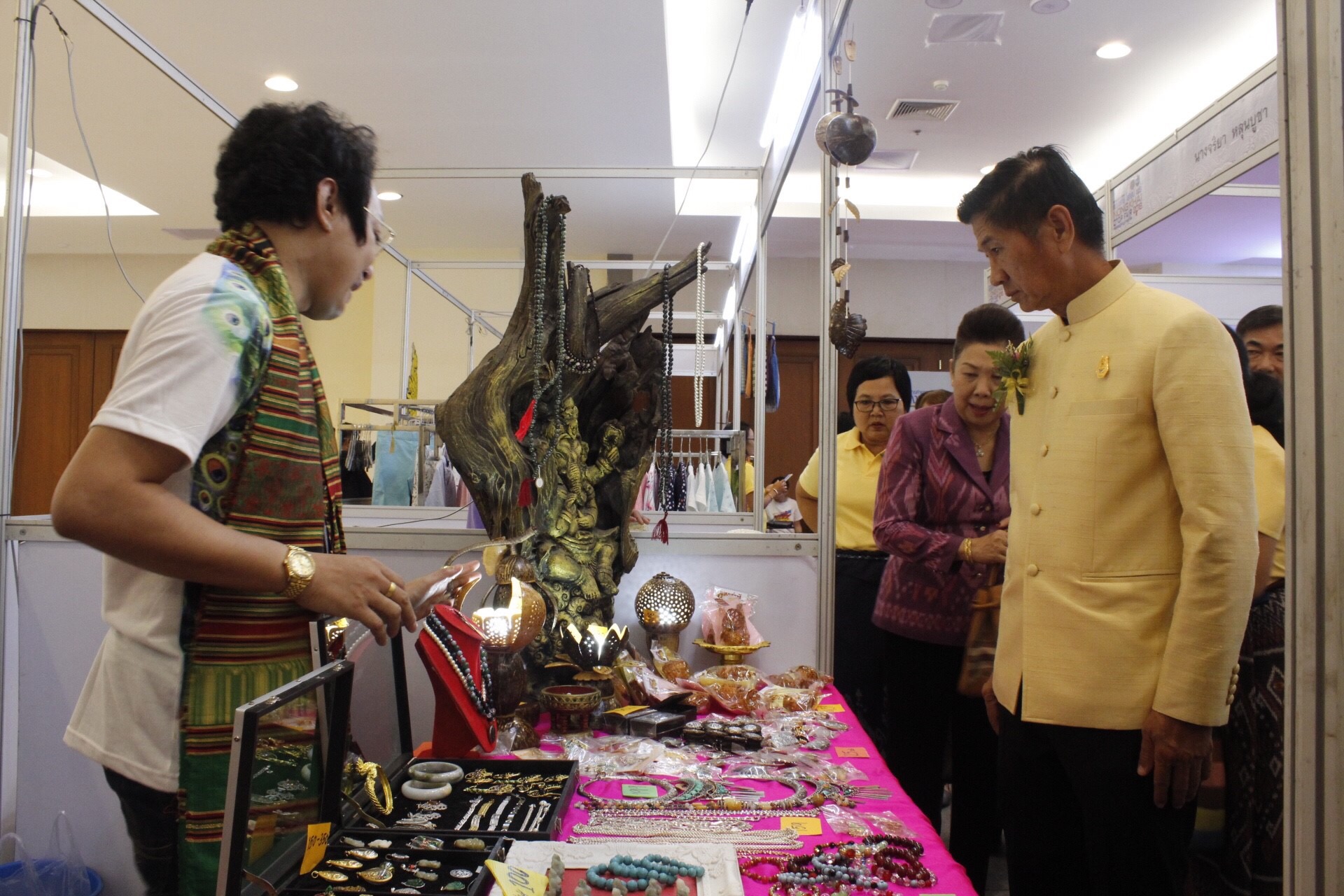 “มหกรรมการค้าชายแดน หนองคาย OTOP FAIR 2018” ตามโครงการเพิ่มศักยภาพการค้า การลงทุนตามแนวชายแดนและเชื่อมโยงระเบียงเศรษฐกิจอนุภูมิภาคลุ่มน้ำโขง กิจกรรมส่งเสริมช่องทางการจัดจำหน่ายและการตลาด