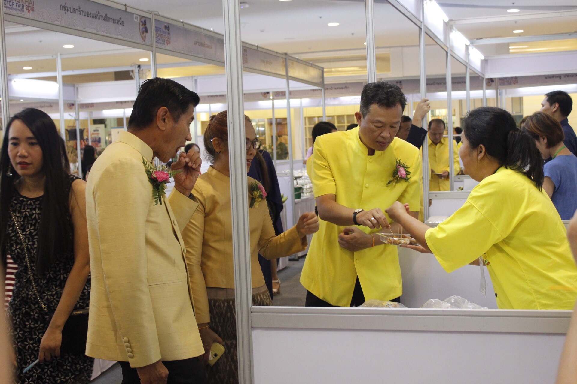 “มหกรรมการค้าชายแดน หนองคาย OTOP FAIR 2018” ตามโครงการเพิ่มศักยภาพการค้า การลงทุนตามแนวชายแดนและเชื่อมโยงระเบียงเศรษฐกิจอนุภูมิภาคลุ่มน้ำโขง กิจกรรมส่งเสริมช่องทางการจัดจำหน่ายและการตลาด