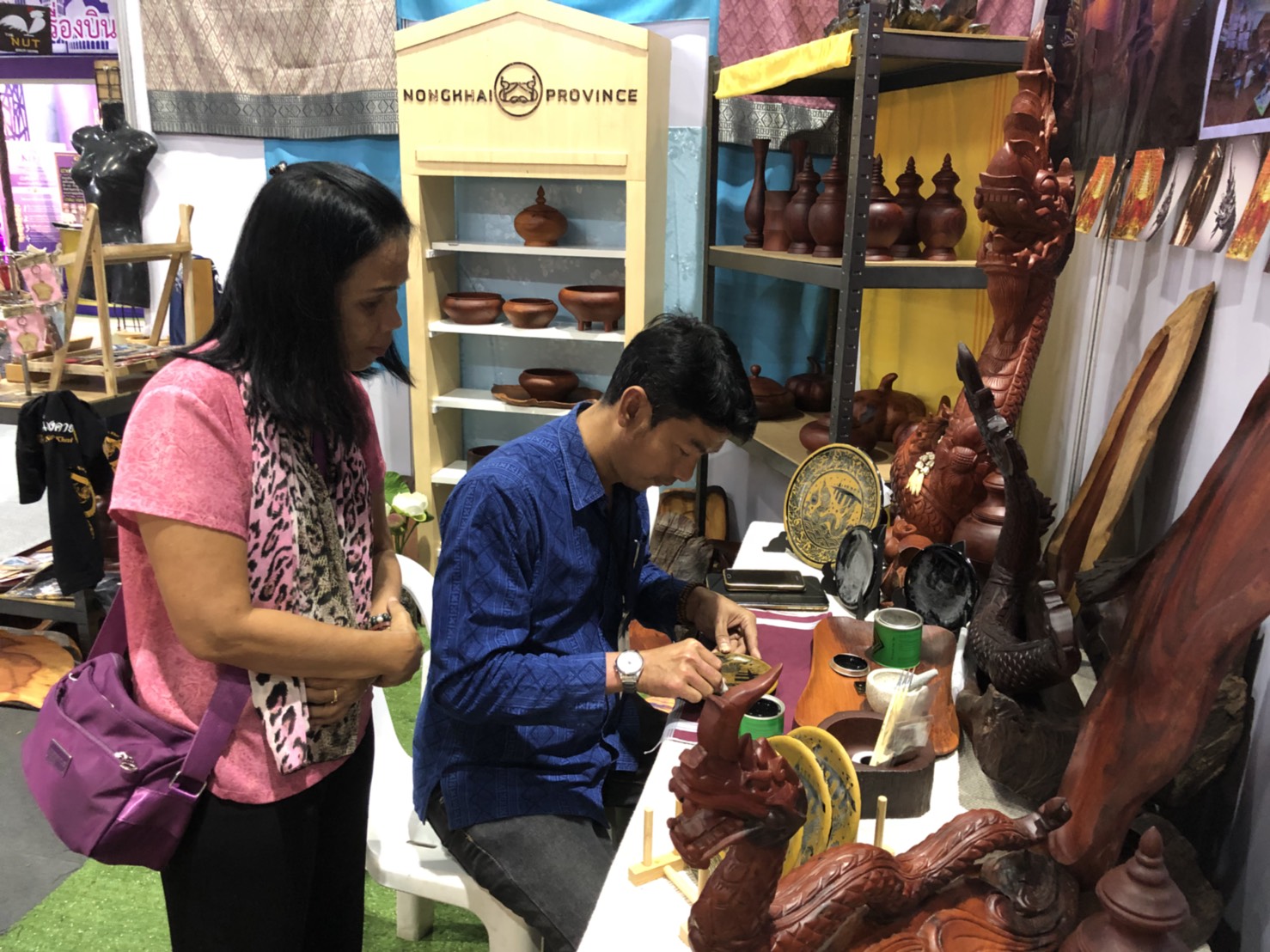 ยอดจำหน่ายในงานศิลปาชีพ ประทีปไทย OTOP ก้าวไกลด้วยพระบารมี ประจำปี 2561 วันอังคารที่ 14 สิงหาคม 2561 ณ ชาเลนเจอร์ 1-3 อิมแพคเมืองทองธานี จ.นนทบุรี