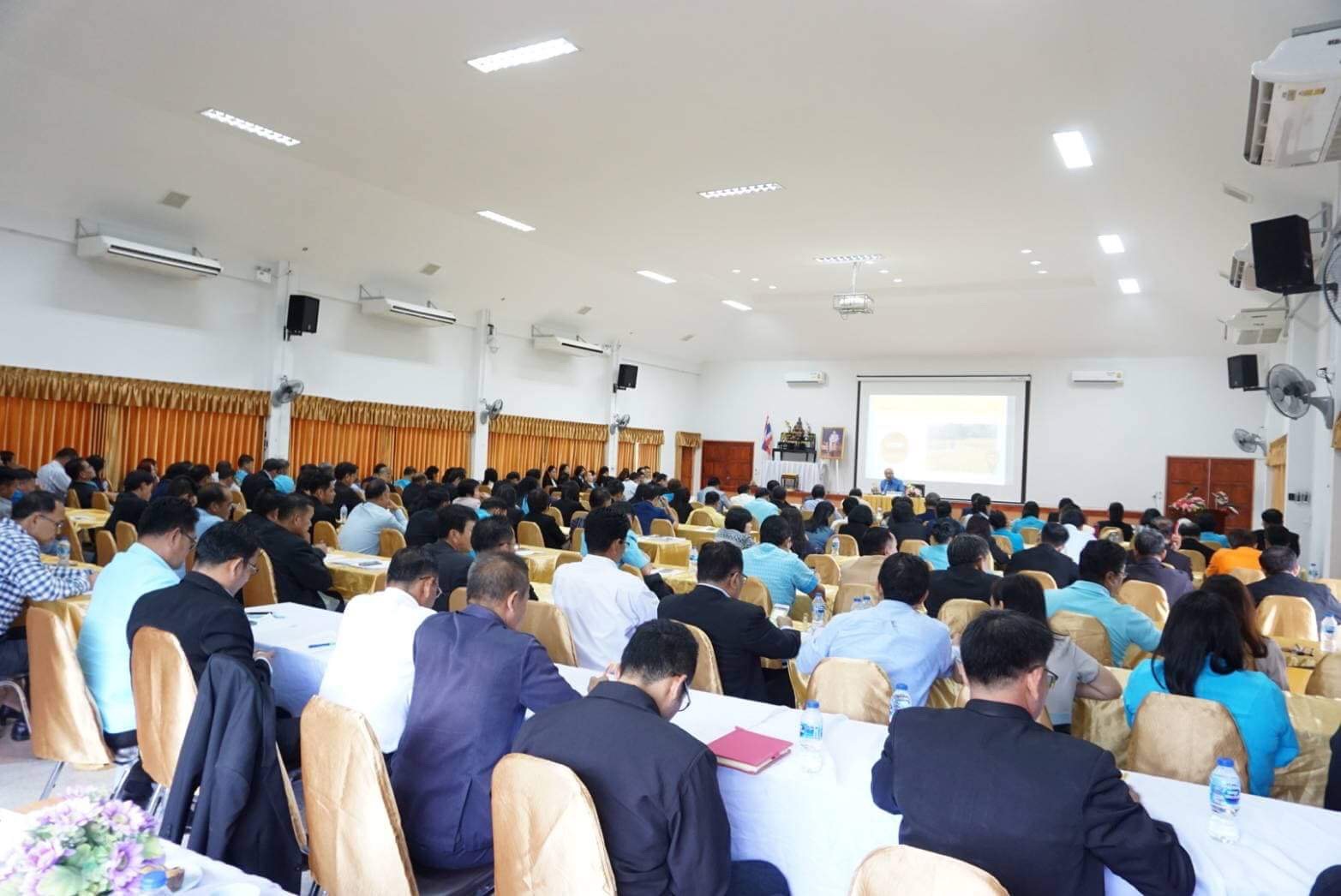 พช.หนองคาย ร่วมสัมมนา​ย่อย​ขับเคลื่อน​ชัมชนท่องเที่ยว​ OTOP​น​วัต​วิถี​ ณ​ หอประชุม​กัลปพฤกษ์​ ศพช.อุดรธานี