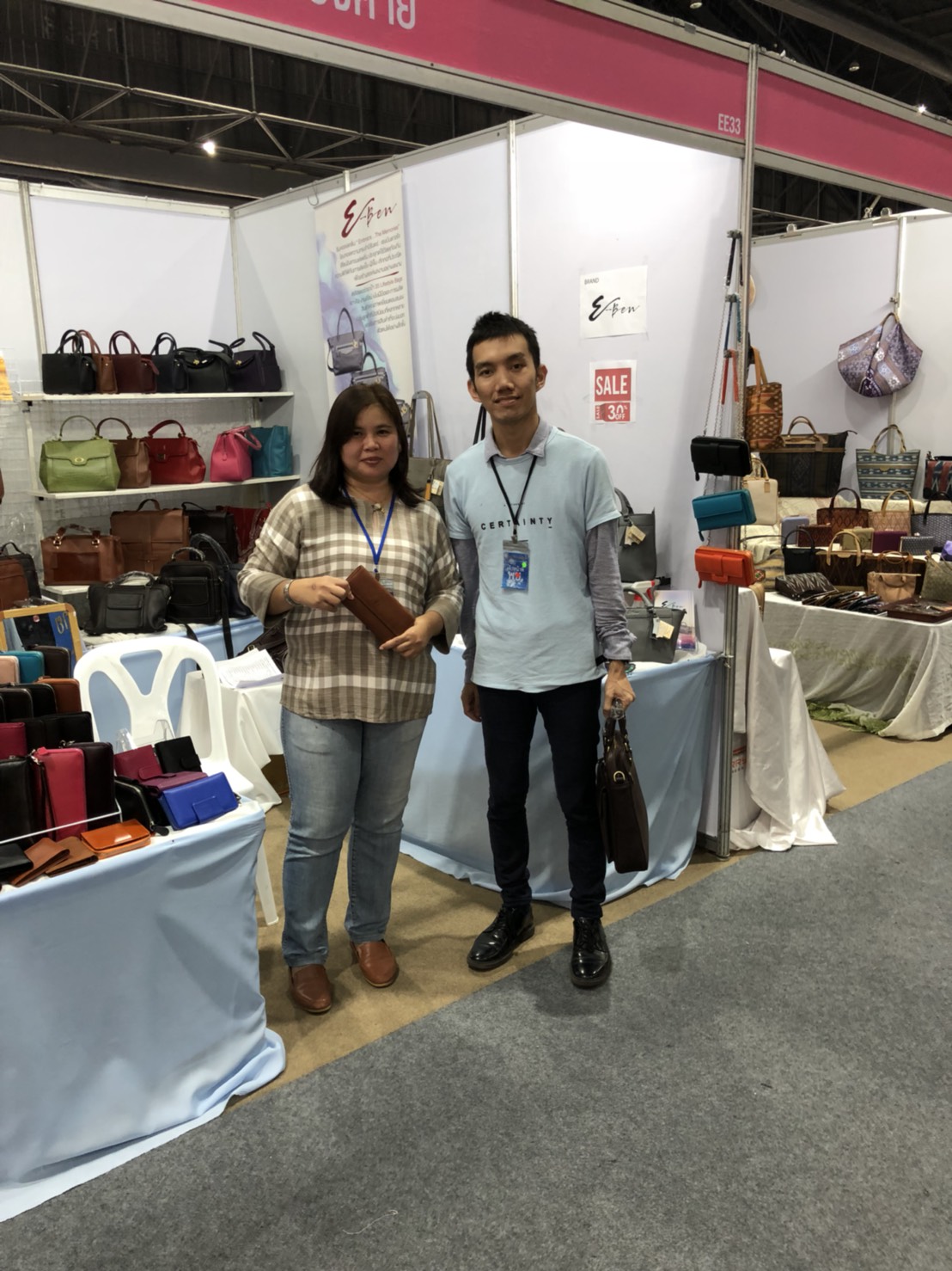 ยอดจำหน่ายในงานศิลปาชีพ ประทีปไทย OTOP ก้าวไกลด้วยพระบารมี ประจำปี 2561 วันอังคารที่ 14 สิงหาคม 2561 ณ ชาเลนเจอร์ 1-3 อิมแพคเมืองทองธานี จ.นนทบุรี