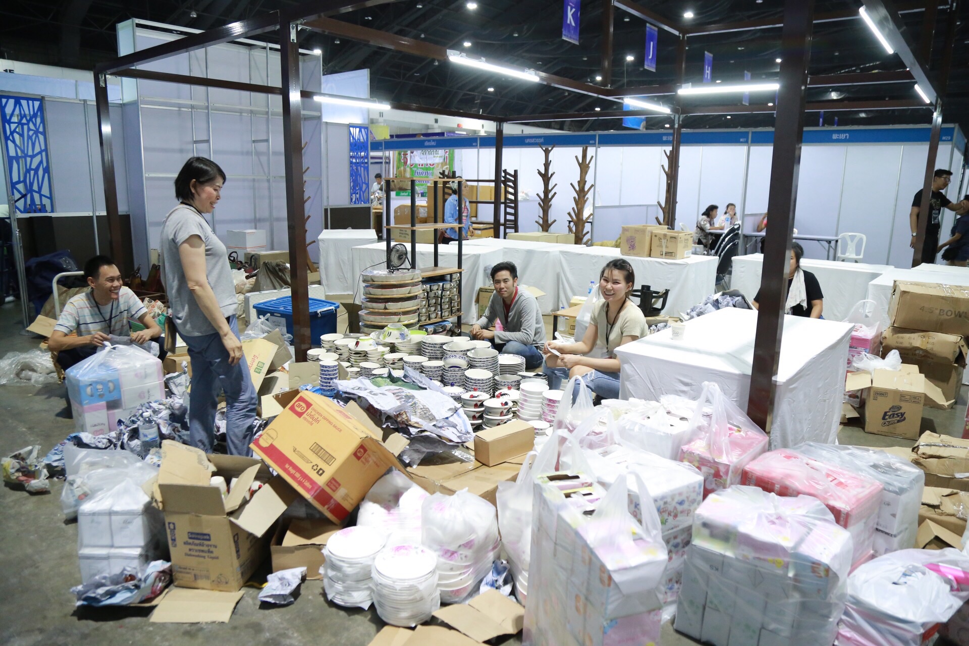 หนองคาย….พร้อมลุย งานศิลปาชีพ ประทีปไทย OTOP ก้าวไกลด้วยพระบารมี