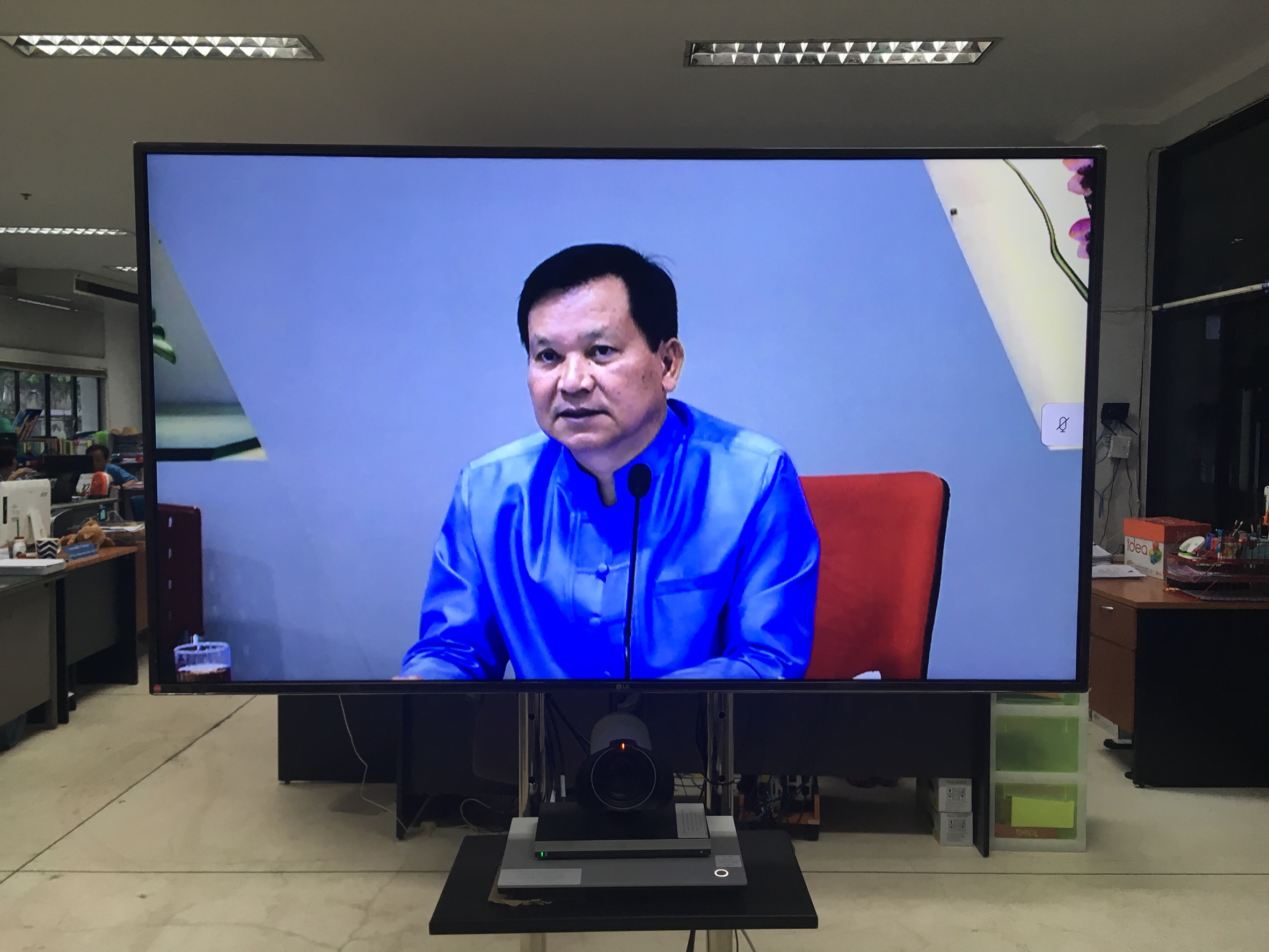 พช.หนองคาย ประชุมติดตามเร่งรัดการเบิกจ่ายงบประมาณกองทุนพัฒนาบทบาทสตรี ประจำเดือนสิงหาคม ผ่านระบบวีดิทัศน์ทางไกล ( Video Conference System)