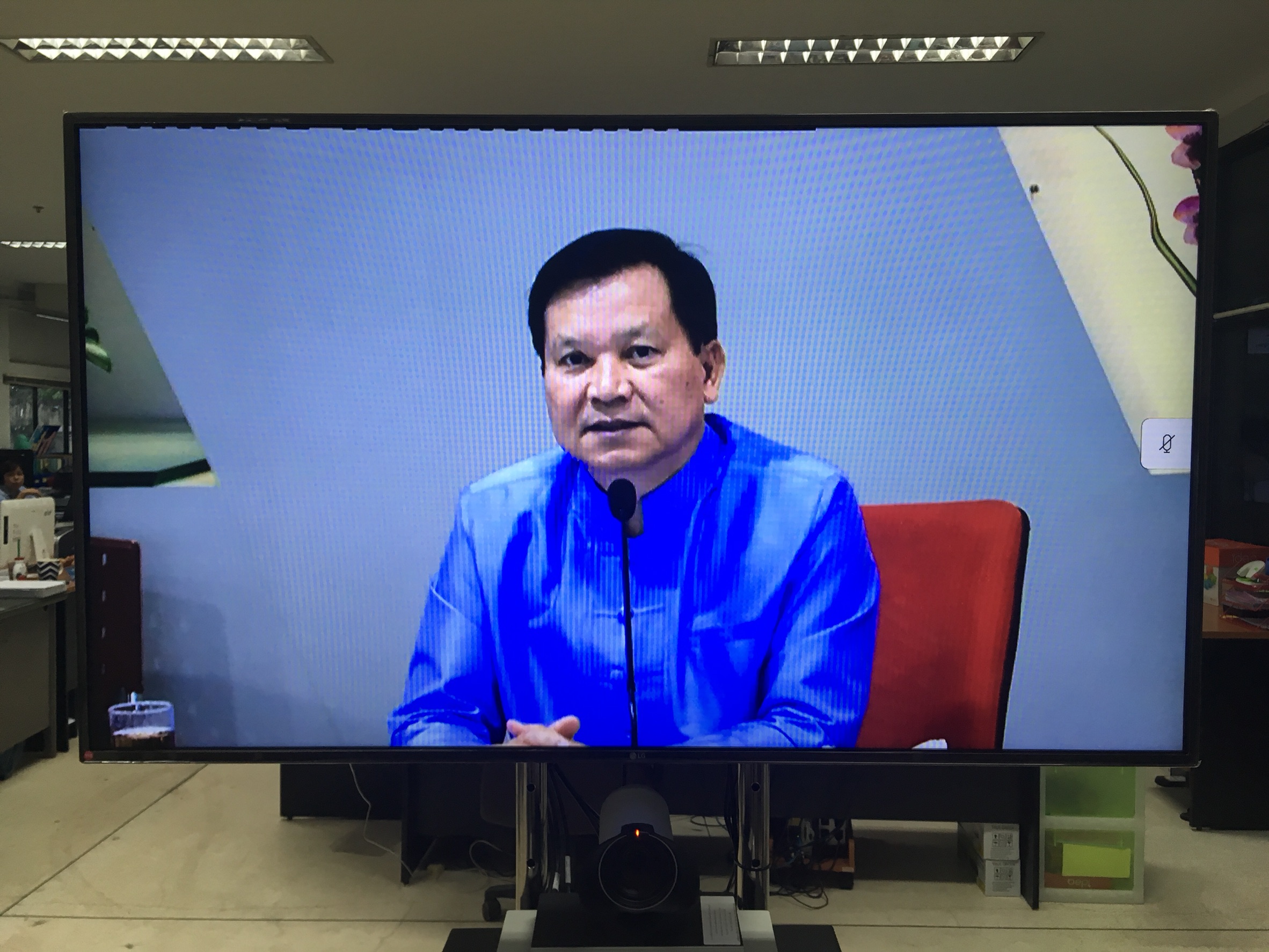 พช.หนองคาย ประชุมติดตามเร่งรัดการเบิกจ่ายงบประมาณกองทุนพัฒนาบทบาทสตรี ประจำเดือนสิงหาคม ผ่านระบบวีดิทัศน์ทางไกล ( Video Conference System)