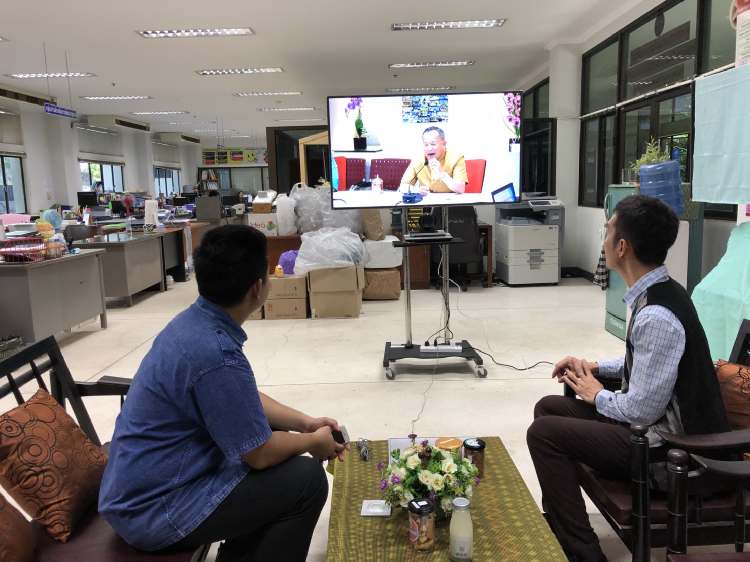 พช.หนองคาย  รับฟังการประชุมสร้างความเข้าใจ การเตรียมความพร้อม “OTOP Signature” ในงานศิลปาชีพ ประทีปไทย OTOP ก้าวไกลด้วยพระบารมี ครั้งที่ 6 ผ่านระบบวีดิทัศน์ทางไกล (Video Conference)