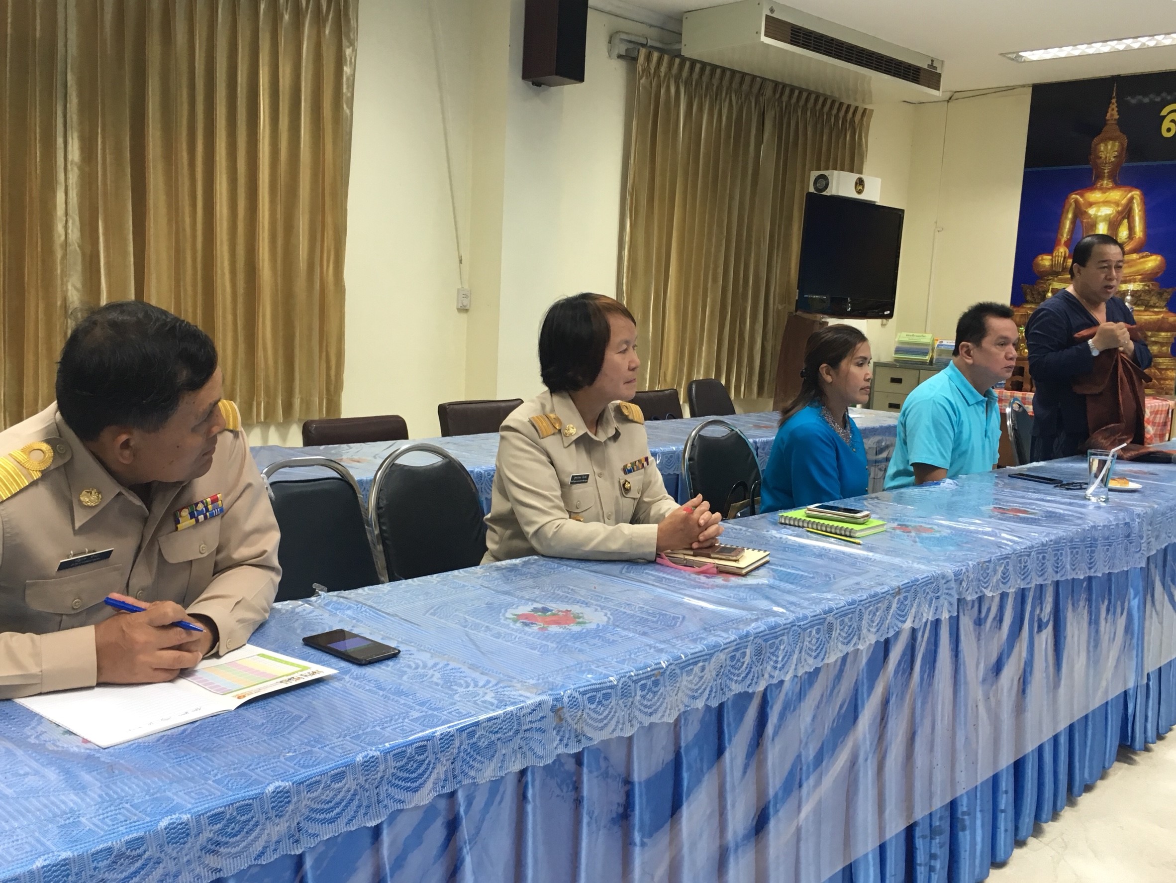 จังหวัดหนองคาย ประชุมการพัฒนายกระดับผ้าทอลายประจำจังหวัดหนองคาย