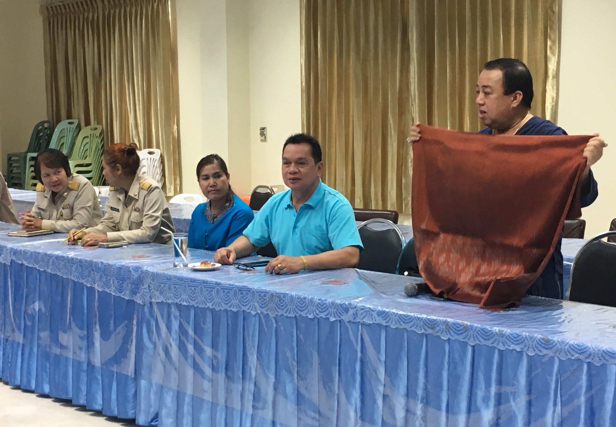 จังหวัดหนองคาย ประชุมการพัฒนายกระดับผ้าทอลายประจำจังหวัดหนองคาย