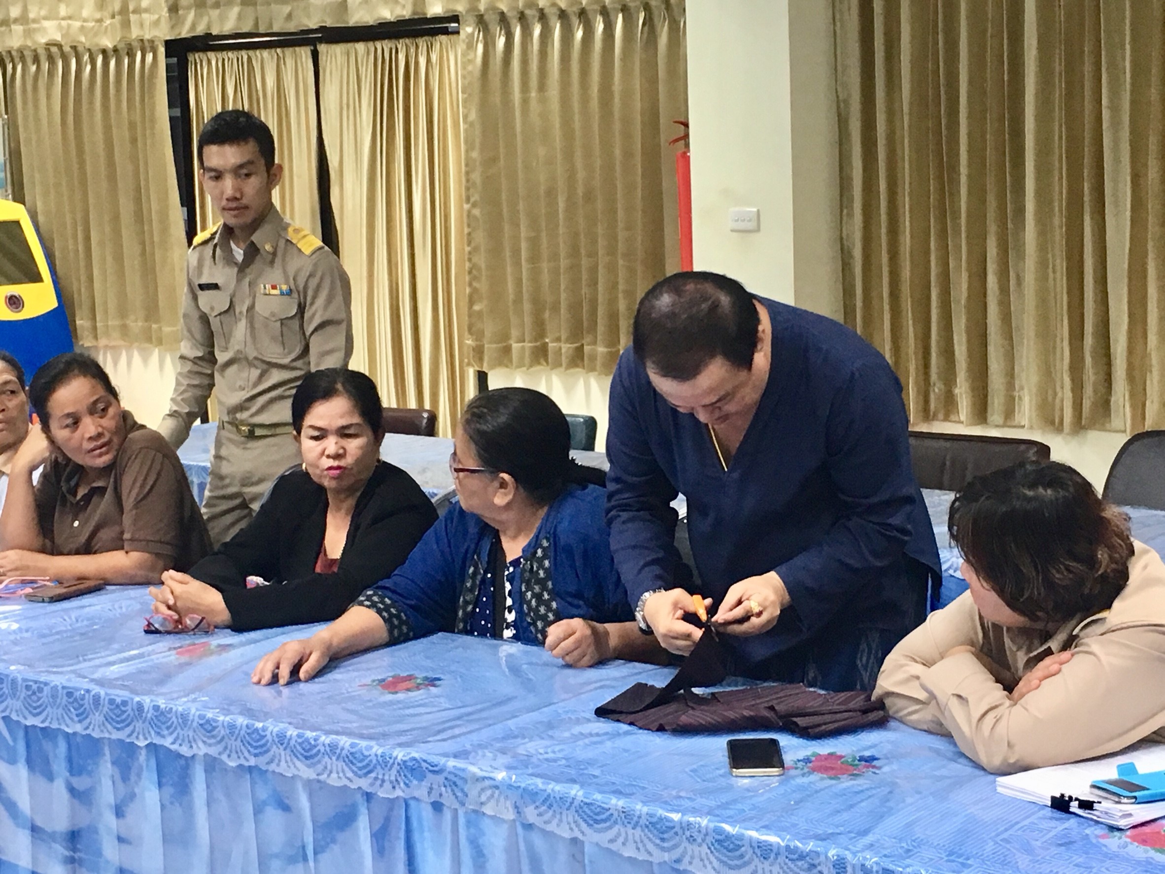 จังหวัดหนองคาย ประชุมการพัฒนายกระดับผ้าทอลายประจำจังหวัดหนองคาย