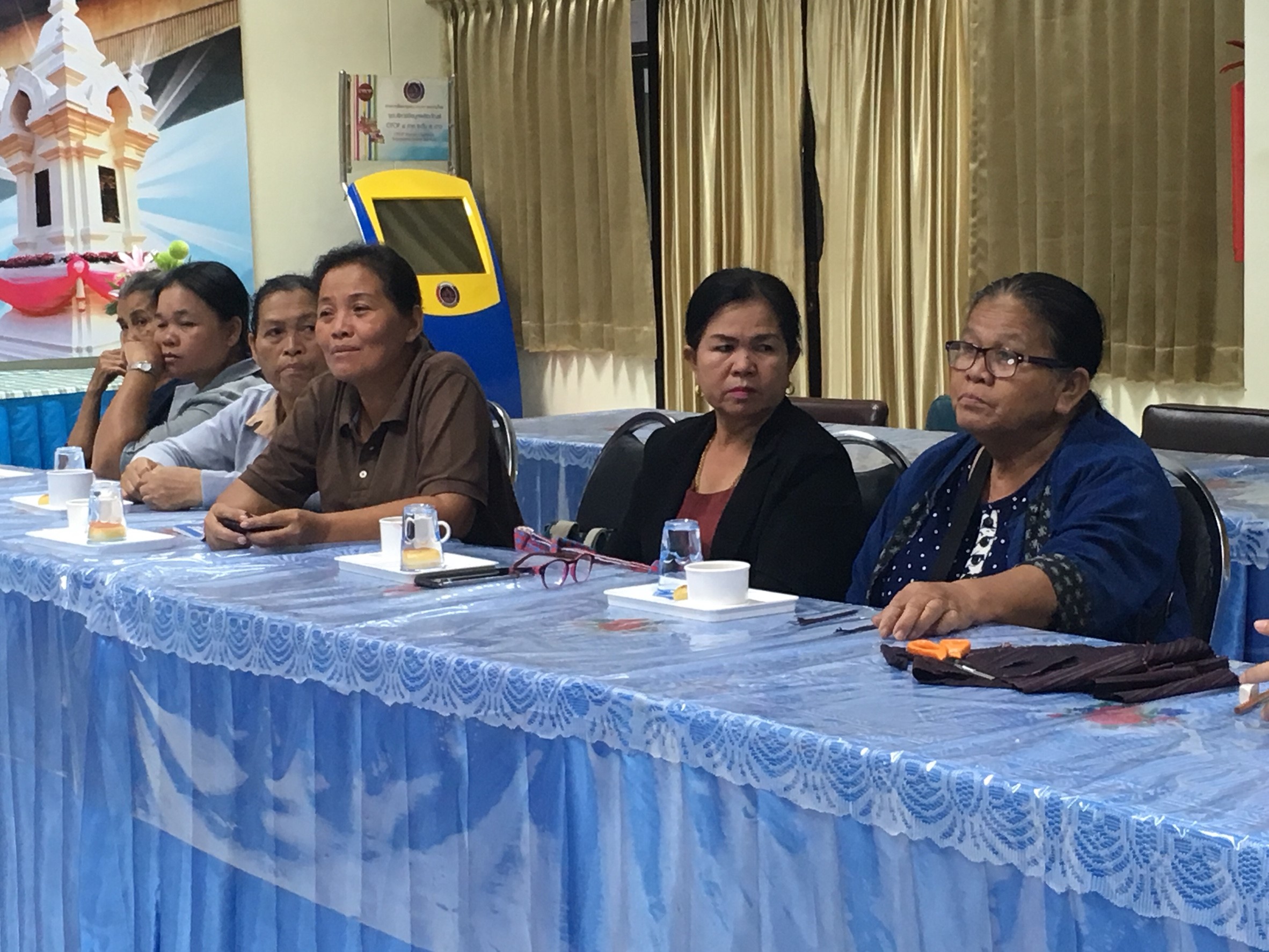 จังหวัดหนองคาย ประชุมการพัฒนายกระดับผ้าทอลายประจำจังหวัดหนองคาย