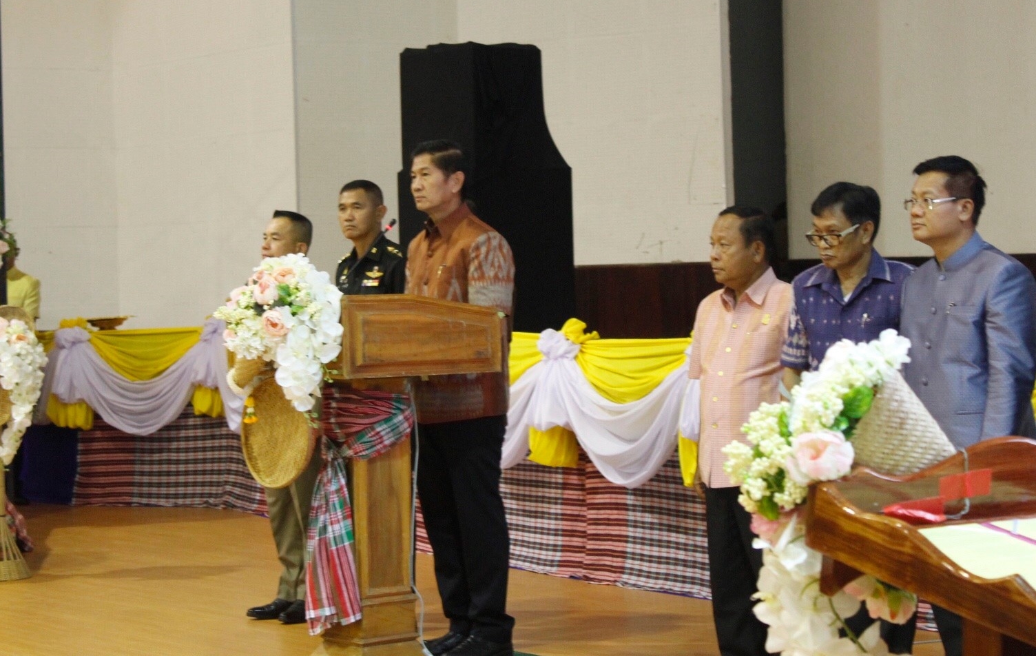 พจ.หนองคาย ร่วมกิจกรรมเผยแพร่ประชาสัมพันธ์ผลงานของจังหวัด “เราจะก้าวไปด้วยกัน เพื่อความ มั่นคง มั่งคั่ง ยั่งยืน ของคนจังหวัดหนองคาย”