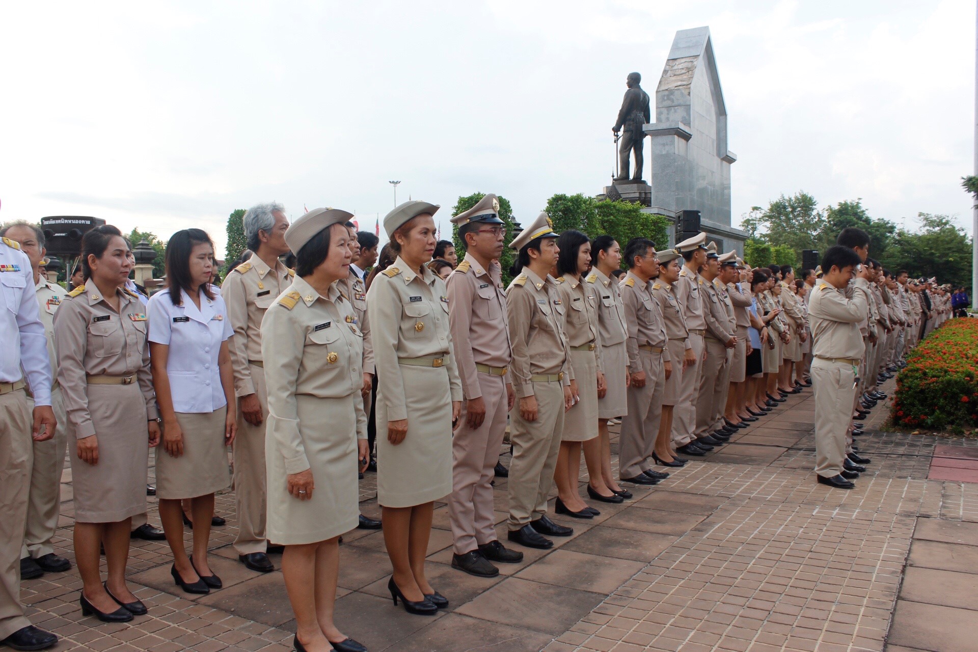 พช.หนองคาย… ร่วมกิจกรรมเชิญธงชาติไทย และร้องเพลงชาติไทย เนื่องในวันพระราชทานธงชาติไทย ( Thai National Flag Day) วันที่ ๒๘ กันยายน