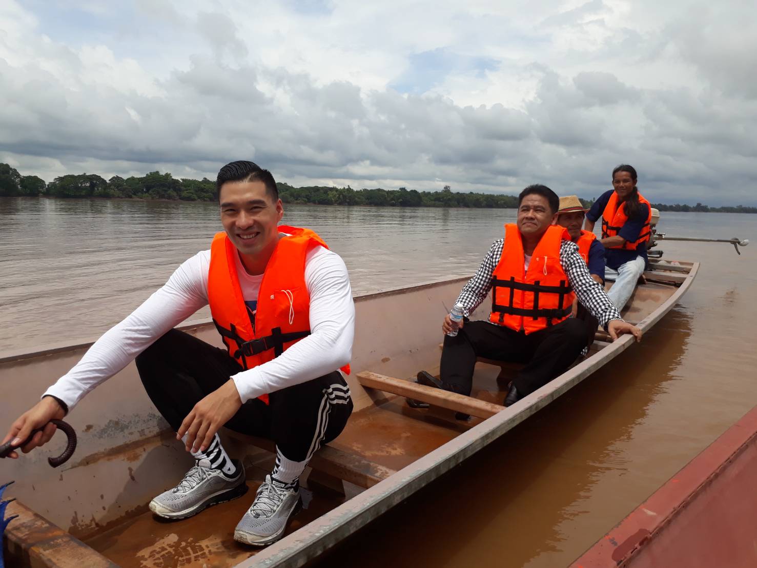“รองฯสมหวัง” เยี่ยมหมู่บ้าน OTOP เพื่อการท่องเที่ยว บ้านหมากก่อง หมู่ 1 ต.บ้านเดื่อ อ.เมืองหนองคาย