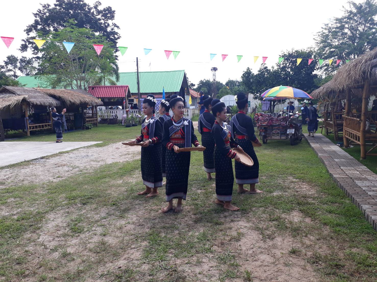 หัวหน้าผู้ตรวจราชการกรมการพัฒนาชุมชน ประธานกรรมการประกวดชุมชนท่องเที่ยว OTOP นวัตวิถีต้นแบบ พร้อมคณะฯ ลงพื้นที่ ณ บ้านโพธิ์ตาก ม.1 ต.โพธิ์ตาก อ.โพธิ์ตาก