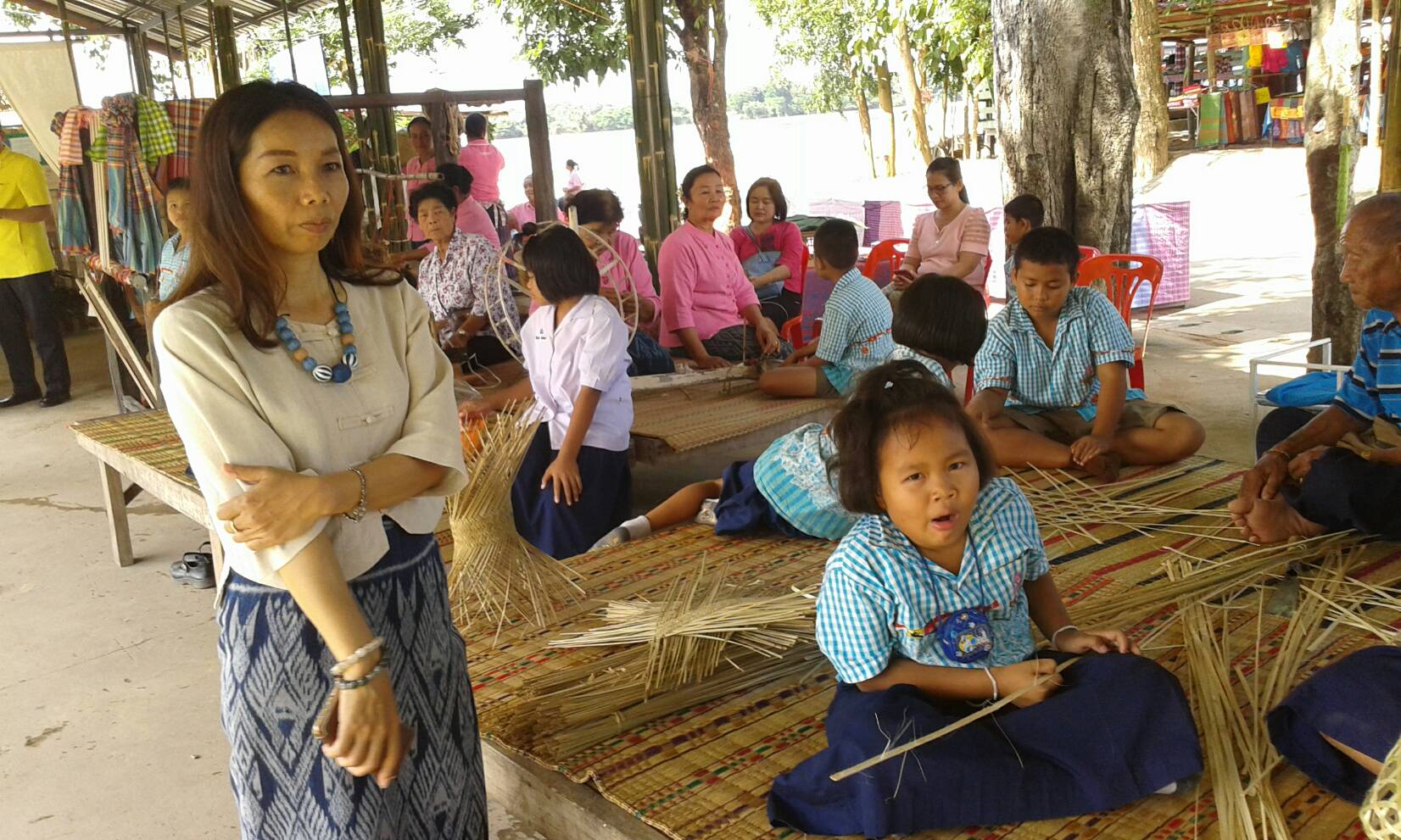 หัวหน้าผู้ตรวจราชการกรมการพัฒนาชุมชน ประธานกรรมการประกวดชุมชนท่องเที่ยว OTOP นวัตวิถีต้นแบบ พร้อมคณะฯ ลงพื้นที่ ณ บ้านสีกายเหนือ ม.6 ต.สีกาย อ.เมืองฯ จ.หนองคาย