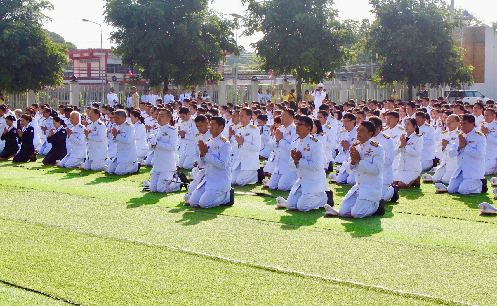 พช.หนองคาย ร่วมพิธีวางพวงมาลาและถวายบังคม เนื่องในวันคล้ายวันสวรรคต พระบาทสมเด็จพระปรมินทรมหาภูมิพลอดุลยเดช บรมนาถบพิตร