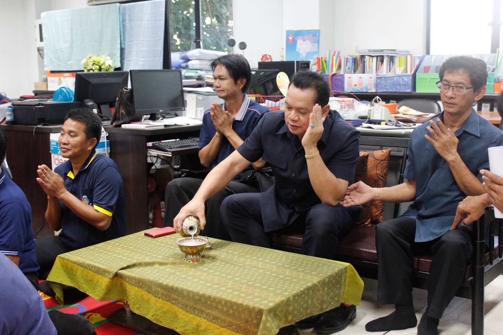 พช.หนองคาย ทำบุญเนื่องในวันคล้ายวันก่อตั้งกรมการพัฒนาชุมชน ครบรอบ 56 ปี