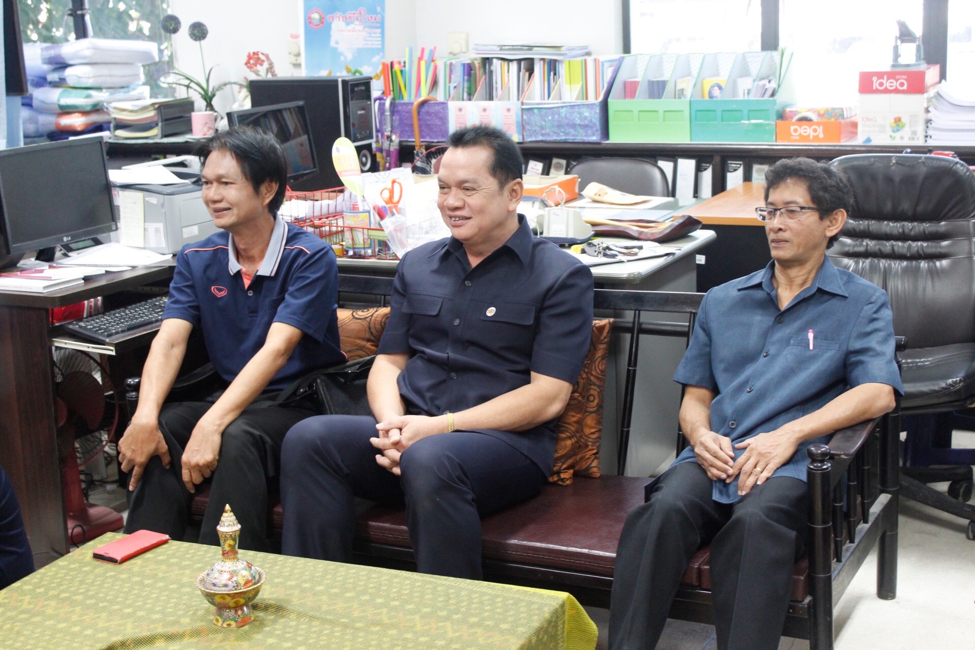 พช.หนองคาย ทำบุญเนื่องในวันคล้ายวันก่อตั้งกรมการพัฒนาชุมชน ครบรอบ 56 ปี