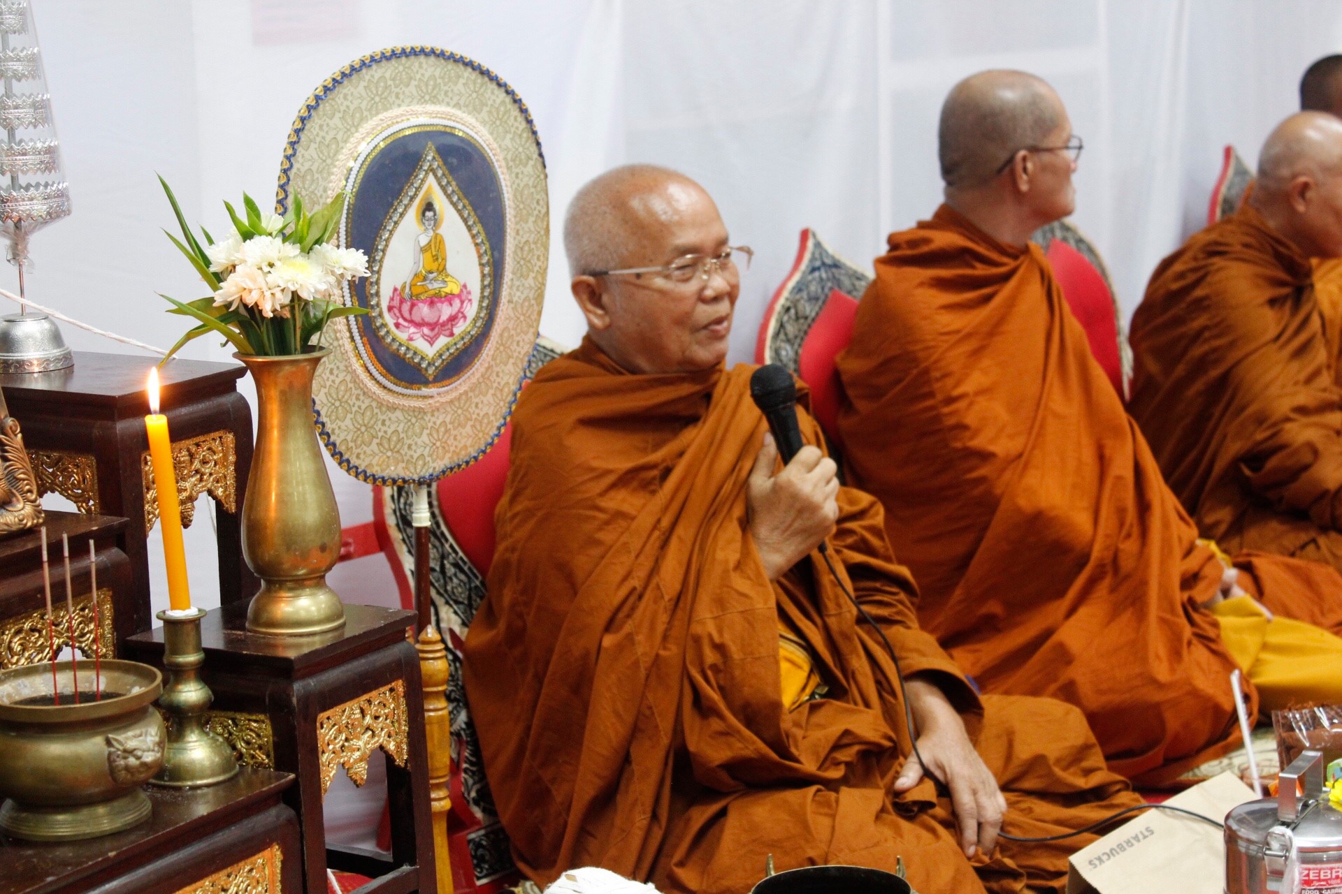 พช.หนองคาย ทำบุญเนื่องในวันคล้ายวันก่อตั้งกรมการพัฒนาชุมชน ครบรอบ 56 ปี