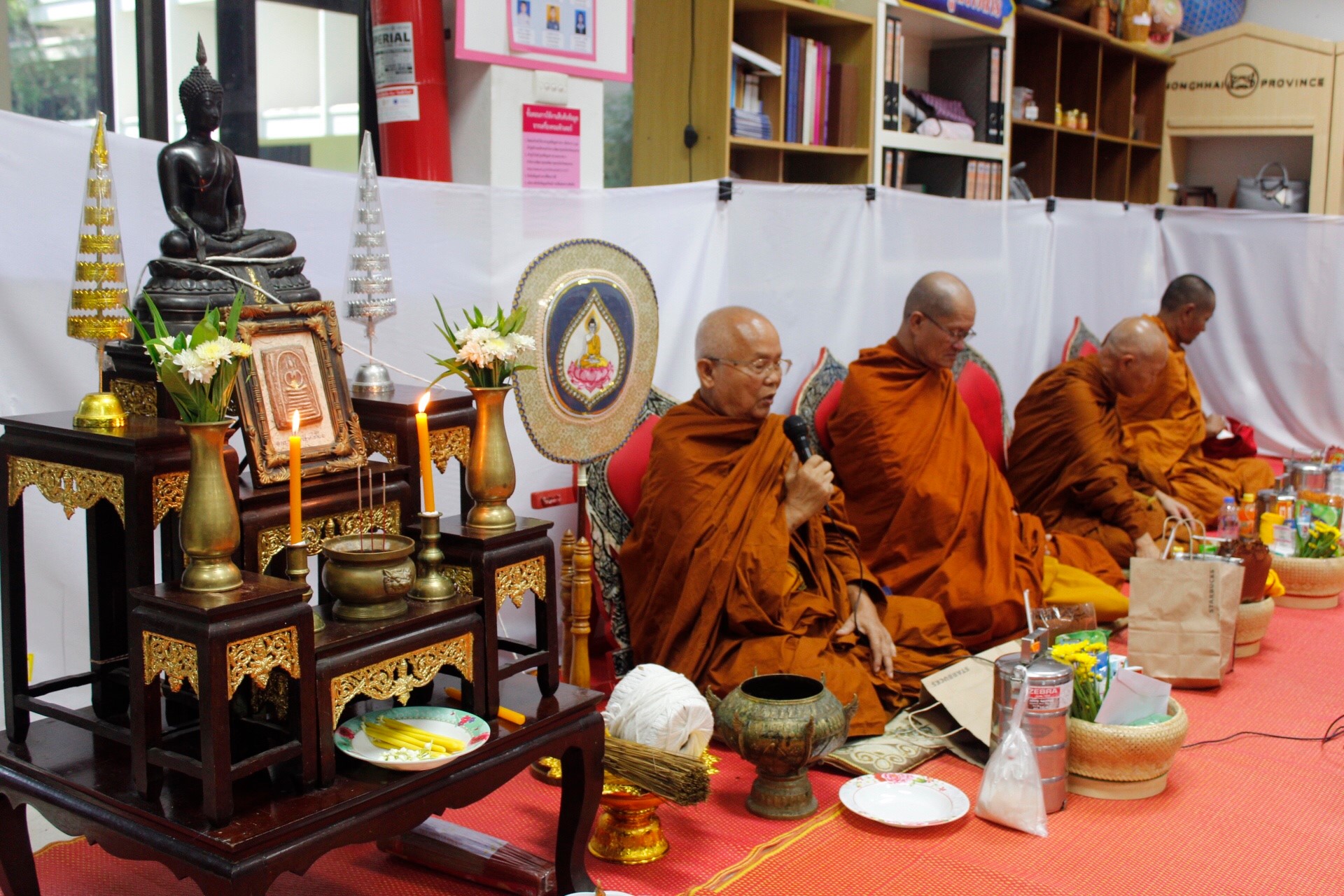 พช.หนองคาย ทำบุญเนื่องในวันคล้ายวันก่อตั้งกรมการพัฒนาชุมชน ครบรอบ 56 ปี