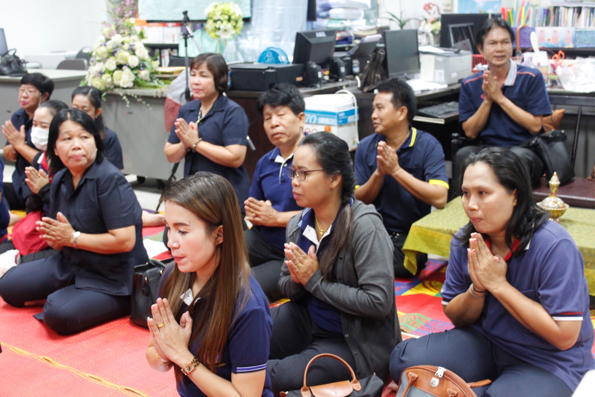 พช.หนองคาย ทำบุญเนื่องในวันคล้ายวันก่อตั้งกรมการพัฒนาชุมชน ครบรอบ 56 ปี