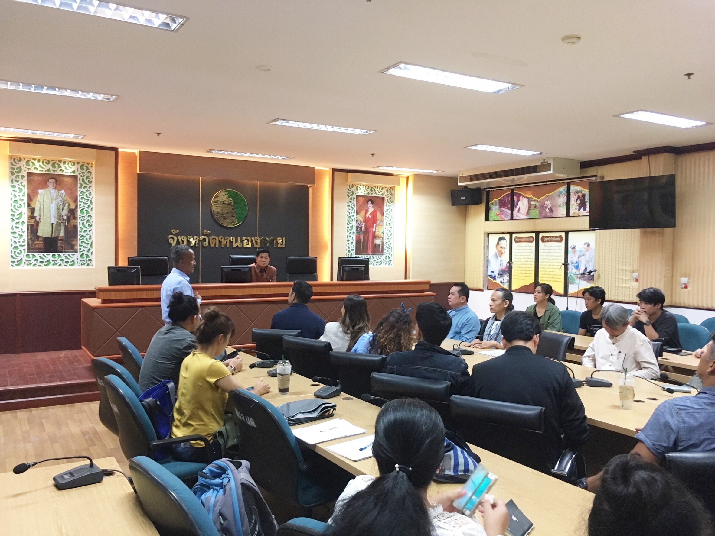 พช.หนองคาย นำผู้รับจ้าง เข้าพบผู้ว่าฯ โครงการออกแบบตราสัญลักษณ์และสโลแกนชุมชนท่องเที่ยว OTOP นวัตวิถี