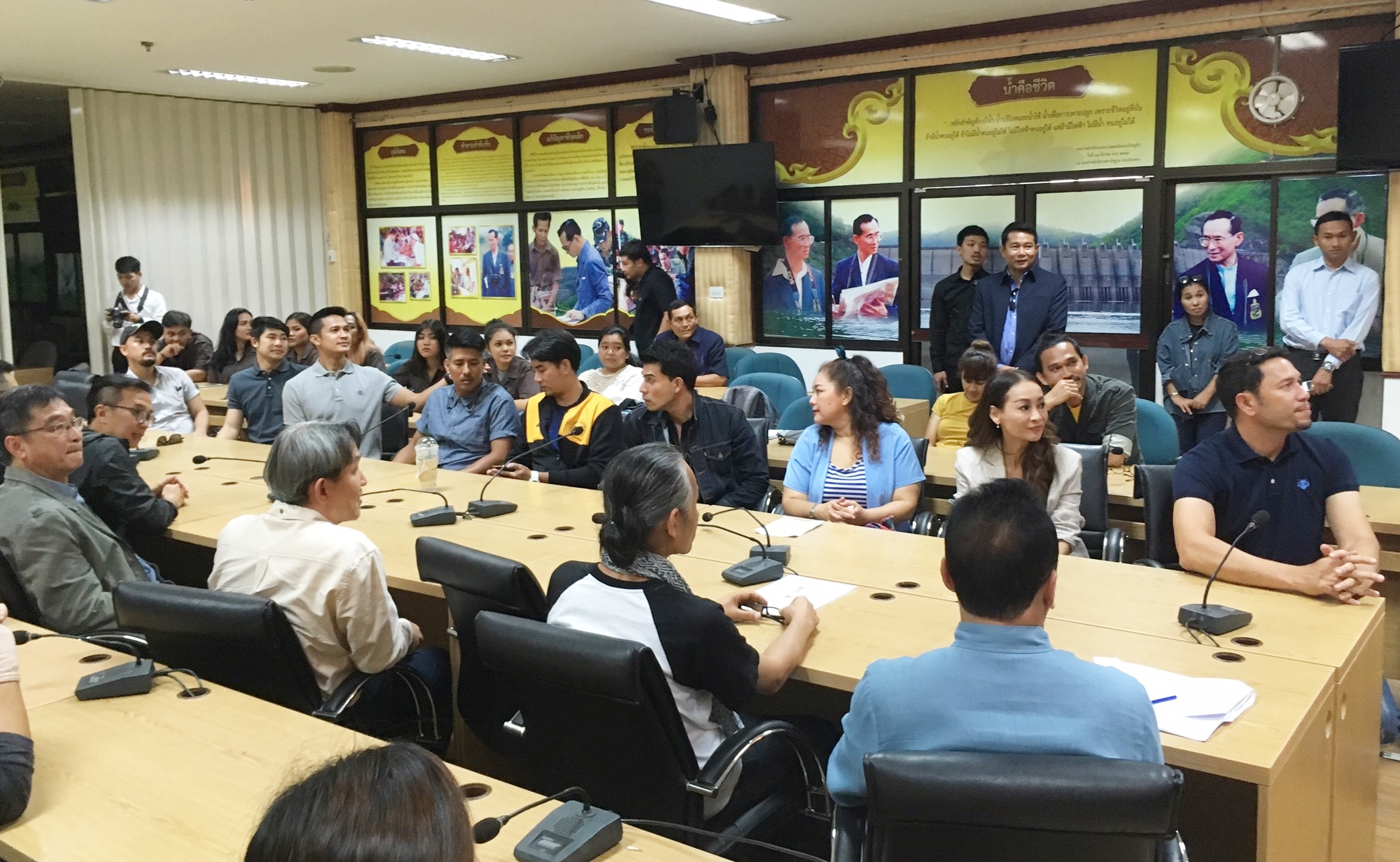 พช.หนองคาย นำผู้รับจ้าง เข้าพบผู้ว่าฯ โครงการออกแบบตราสัญลักษณ์และสโลแกนชุมชนท่องเที่ยว OTOP นวัตวิถี