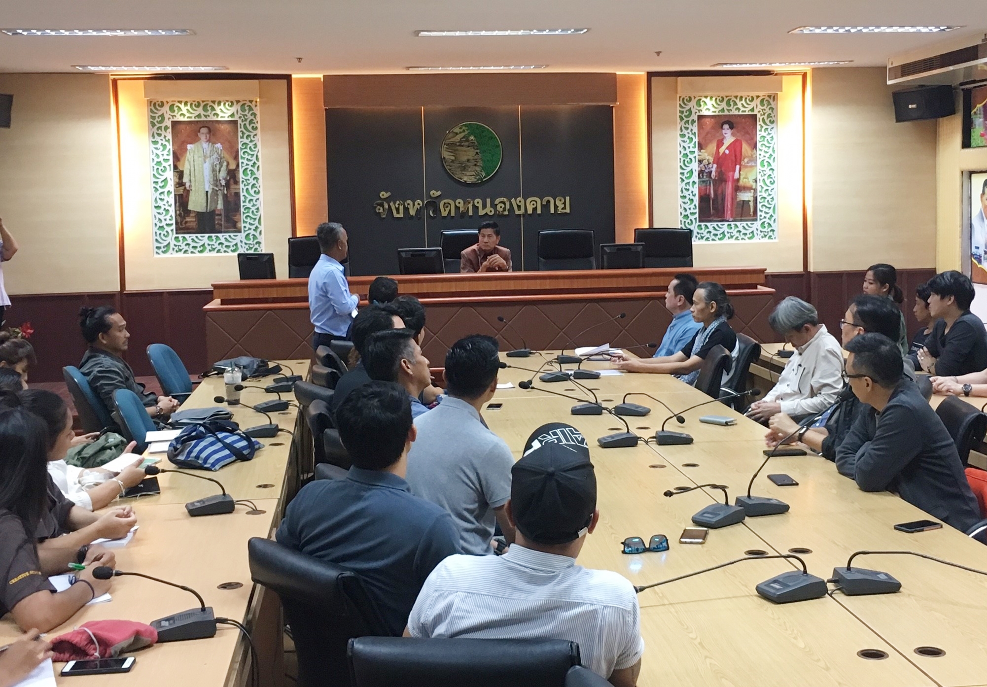 พช.หนองคาย นำผู้รับจ้าง เข้าพบผู้ว่าฯ โครงการออกแบบตราสัญลักษณ์และสโลแกนชุมชนท่องเที่ยว OTOP นวัตวิถี