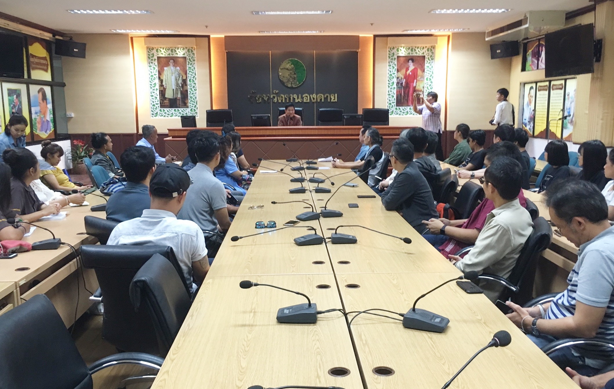 พช.หนองคาย นำผู้รับจ้าง เข้าพบผู้ว่าฯ โครงการออกแบบตราสัญลักษณ์และสโลแกนชุมชนท่องเที่ยว OTOP นวัตวิถี