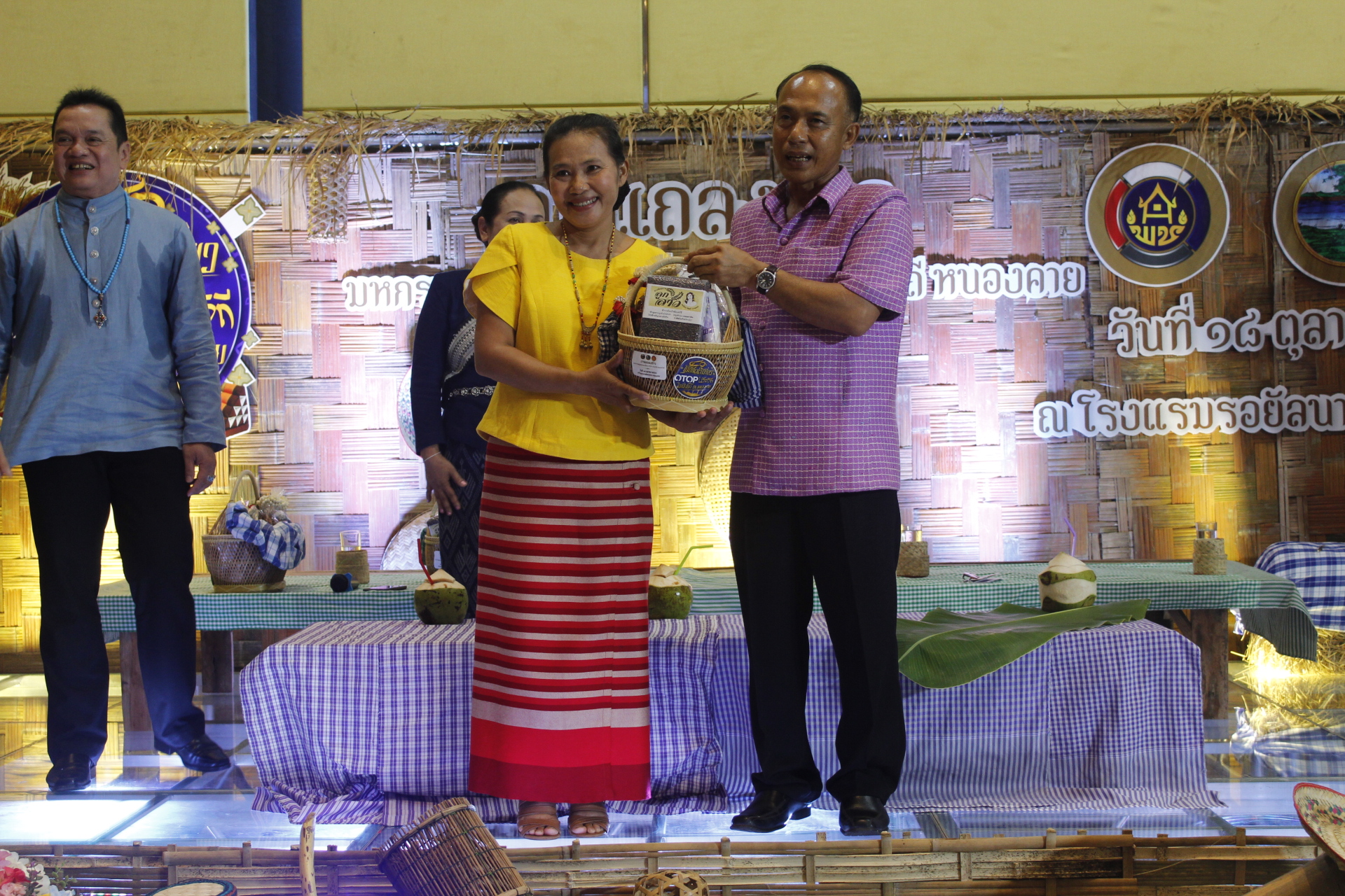 หนองคาย…แถลงข่าวการจัดงาน“40 ชุมชนน่าเที่ยว OTOP นวัตวิถี ริมฝั่งโขง ณ หนองคาย”