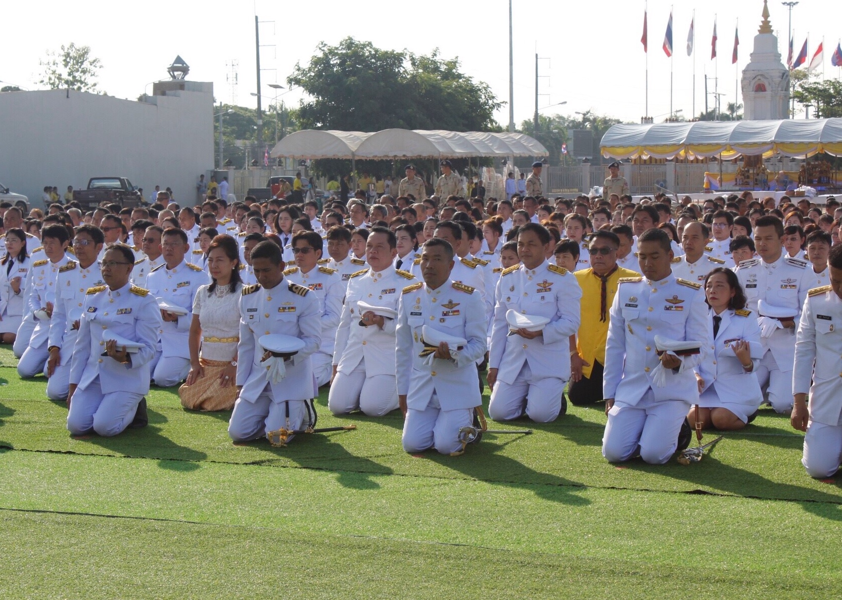 พช.หนองคาย ร่วมพิธีวางพวงมาลาและถวายบังคม เนื่องในวันคล้ายวันสวรรคต พระบาทสมเด็จพระปรมินทรมหาภูมิพลอดุลยเดช บรมนาถบพิตร