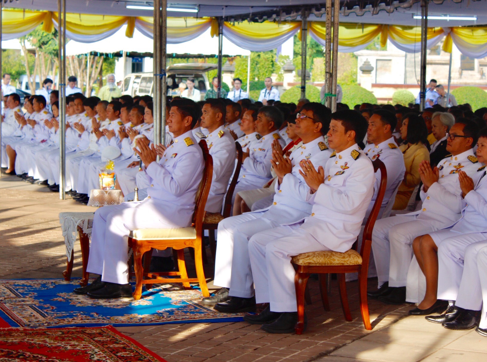 พช.หนองคาย ร่วมพิธีทำบุญตักบาตร เนื่องในวันคล้ายวันสวรรคต พระบาทสมเด็จพระปรมินทรมหาภูมิพลอดุลยเดช บรมนาถบพิตร
