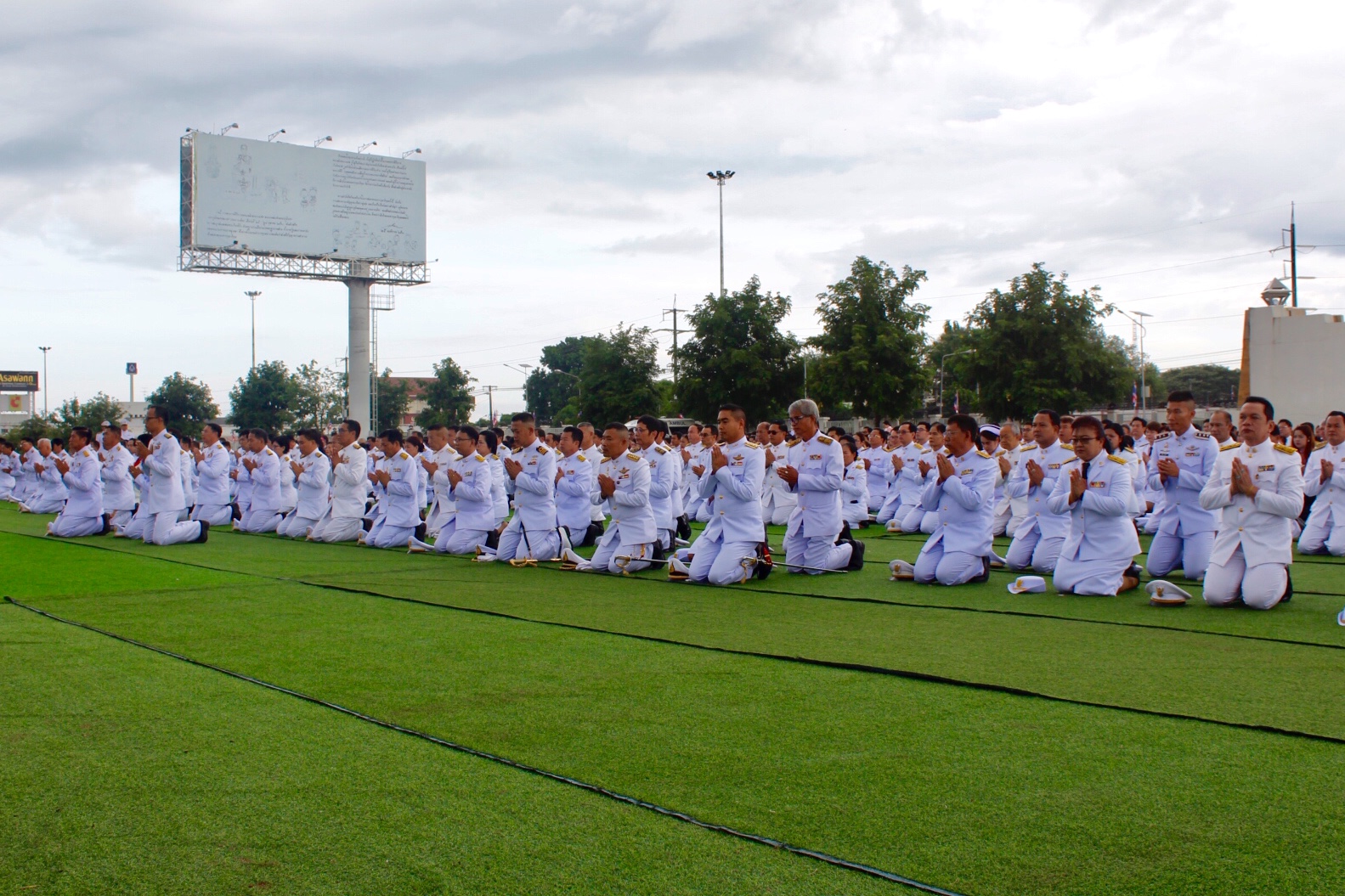 พช.หนองคาย ร่วมพิธีวางพวงมาลาและถวายบังคม วันปิยมหาราช ปี 2561