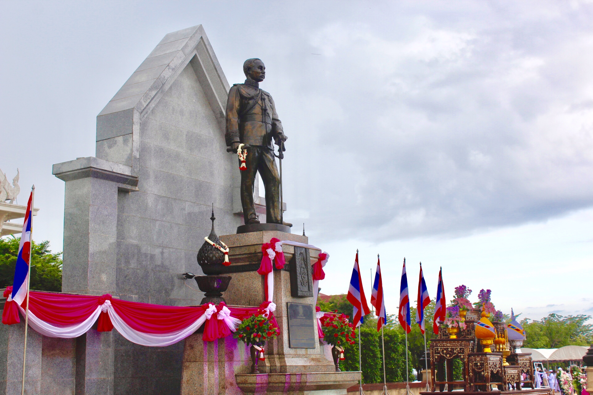 พช.หนองคาย ร่วมพิธีวางพวงมาลาและถวายบังคม วันปิยมหาราช ปี 2561