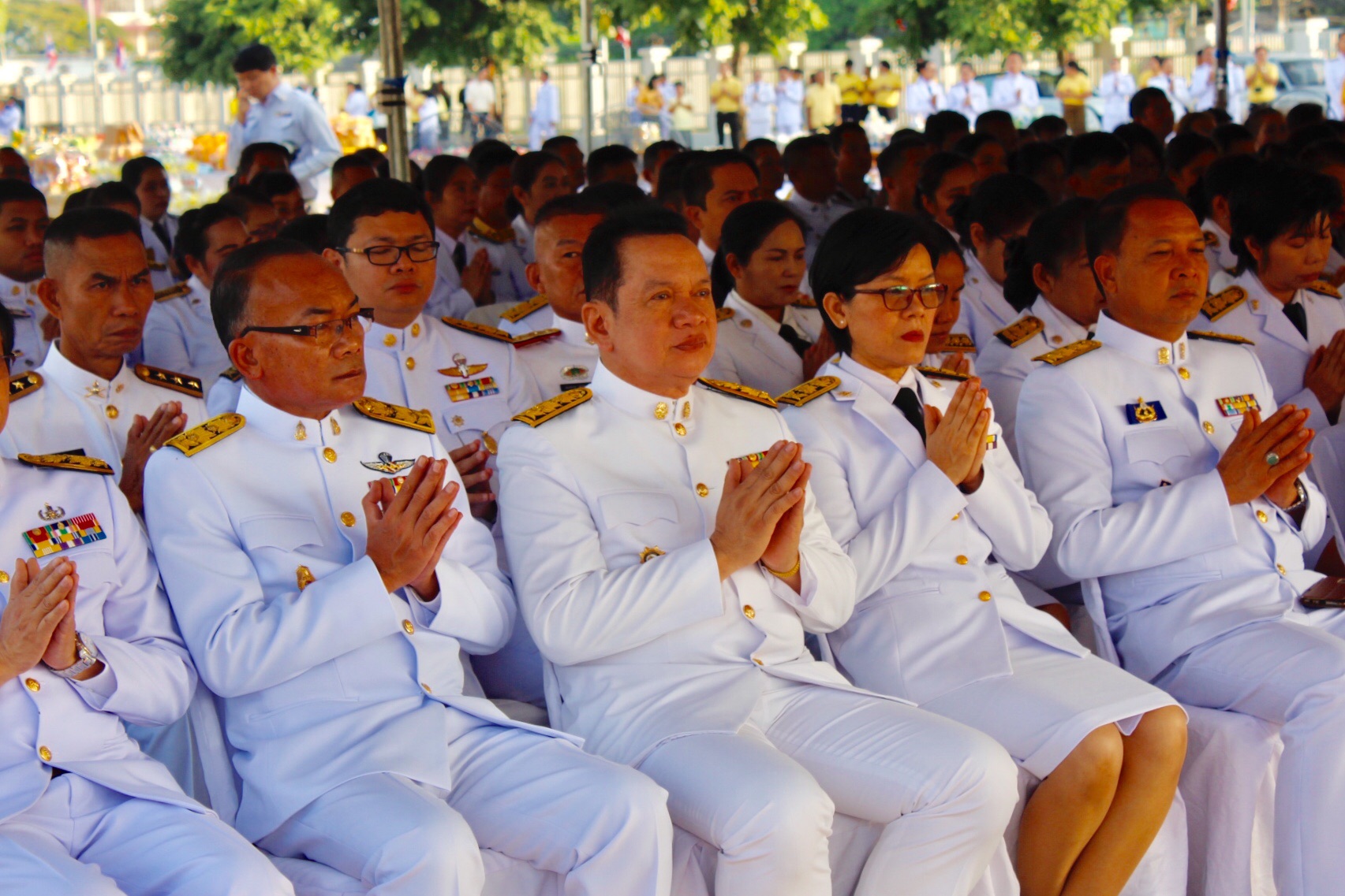 พช.หนองคาย ร่วมพิธีทำบุญตักบาตร เนื่องในวันคล้ายวันสวรรคต พระบาทสมเด็จพระปรมินทรมหาภูมิพลอดุลยเดช บรมนาถบพิตร