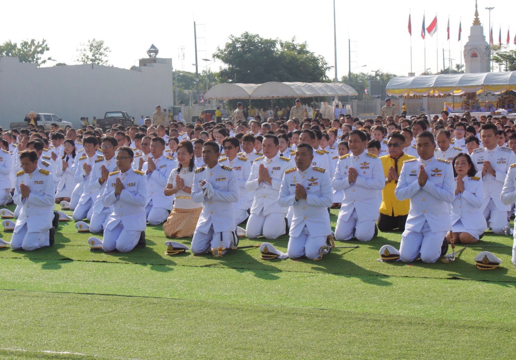 พช.หนองคาย ร่วมพิธีวางพวงมาลาและถวายบังคม เนื่องในวันคล้ายวันสวรรคต พระบาทสมเด็จพระปรมินทรมหาภูมิพลอดุลยเดช บรมนาถบพิตร